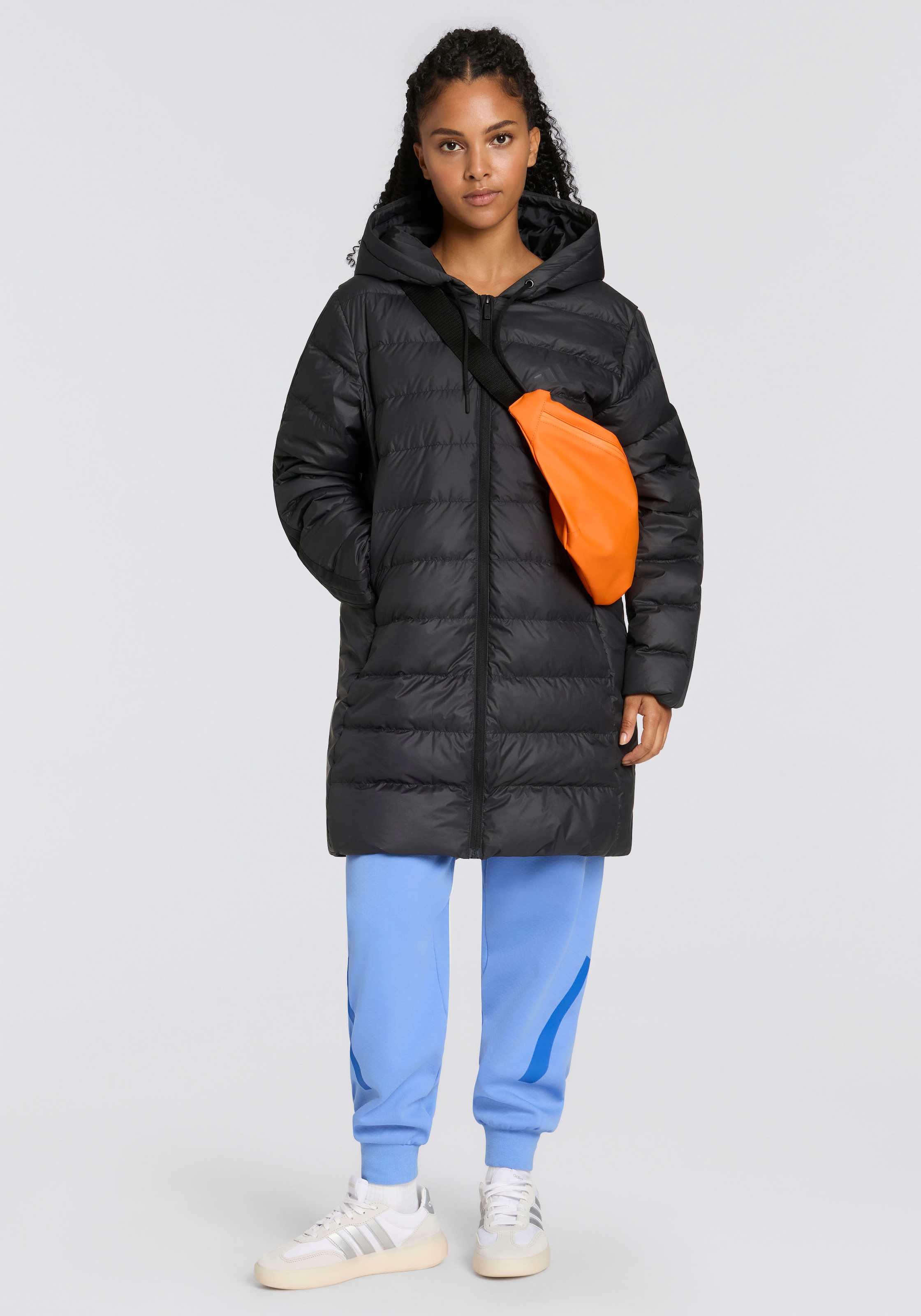 adidas Sportswear Daunenjacke »ESSENTIALS CLIMAWARM 3-STREIFEN LIGHT DAUNENPARKA MIT KAPUZE« für Erwachsene, mit wärmender Wattierung aus Entendaune und Federn