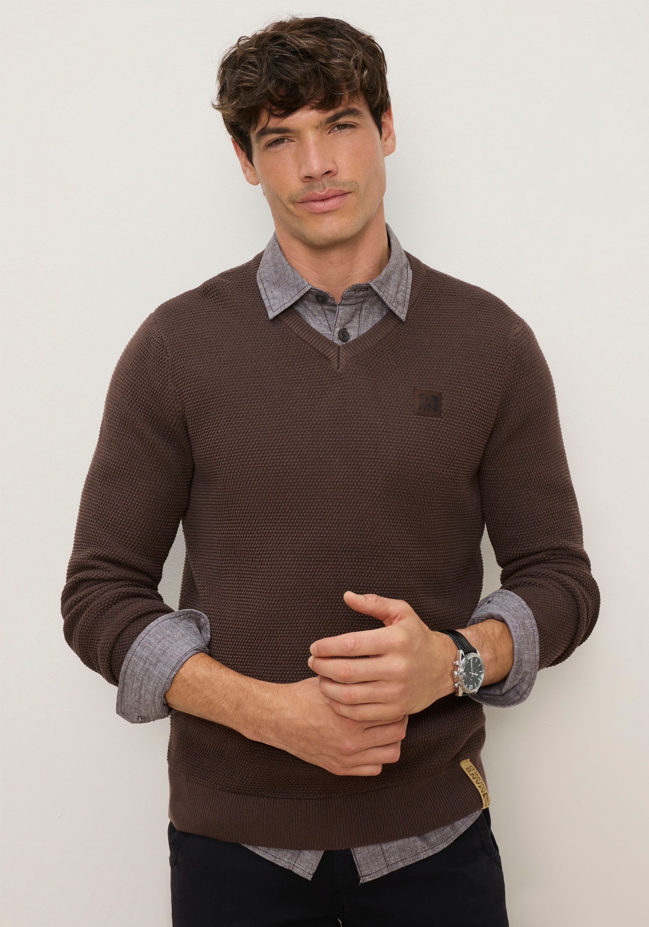 Man's World V-Ausschnitt-Pullover »Neue Kollektion! Highlight Strickstruktur« Strickmaterial, Rippbündchen am Ausschnitt, Regular Fit Passform