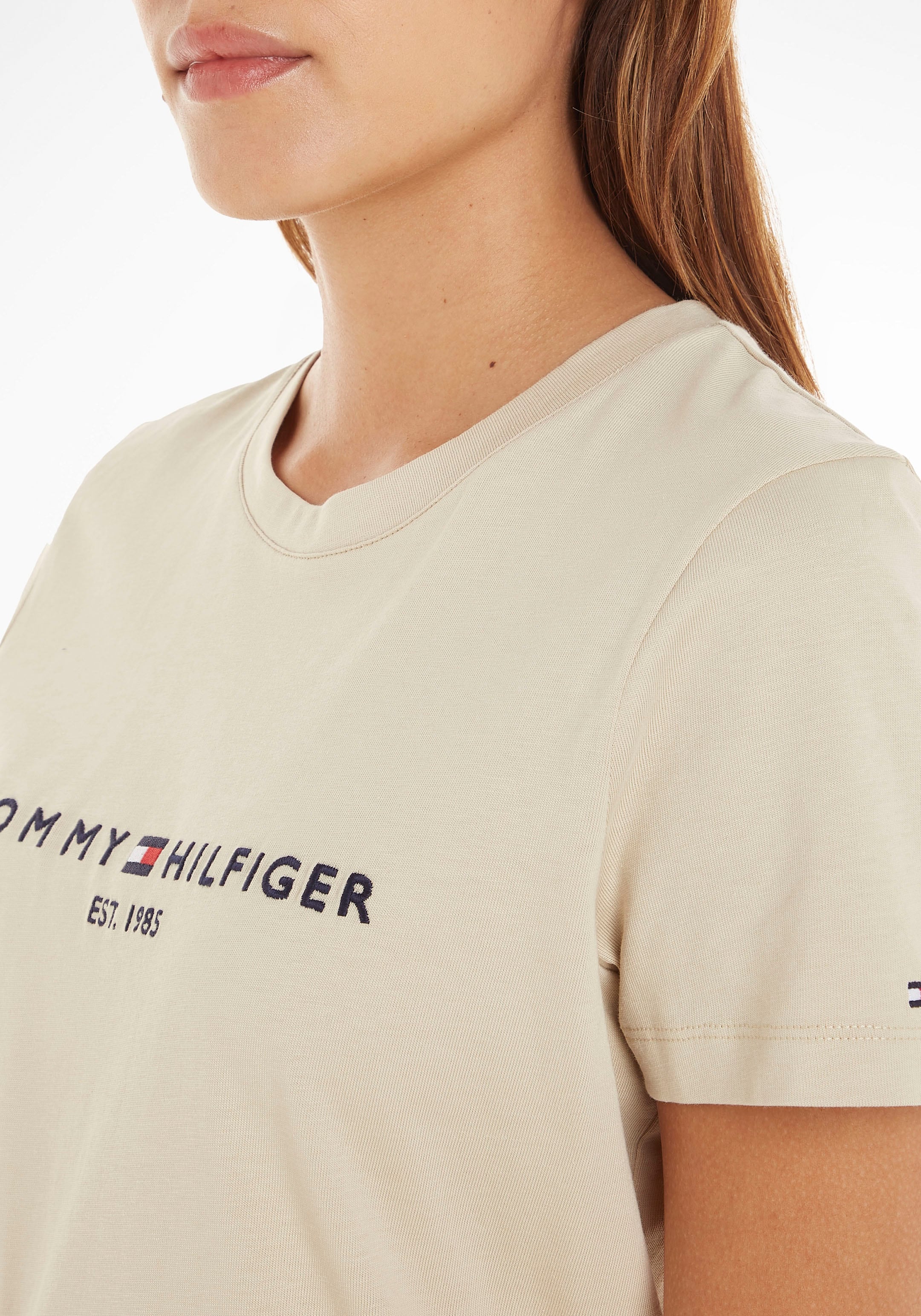 Tommy Hilfiger Rundhalsshirt »REGULAR HILFIGER C-NK TEE SS«, mit großem  Tommy Hilfiger Logoschriftzug bei ♕