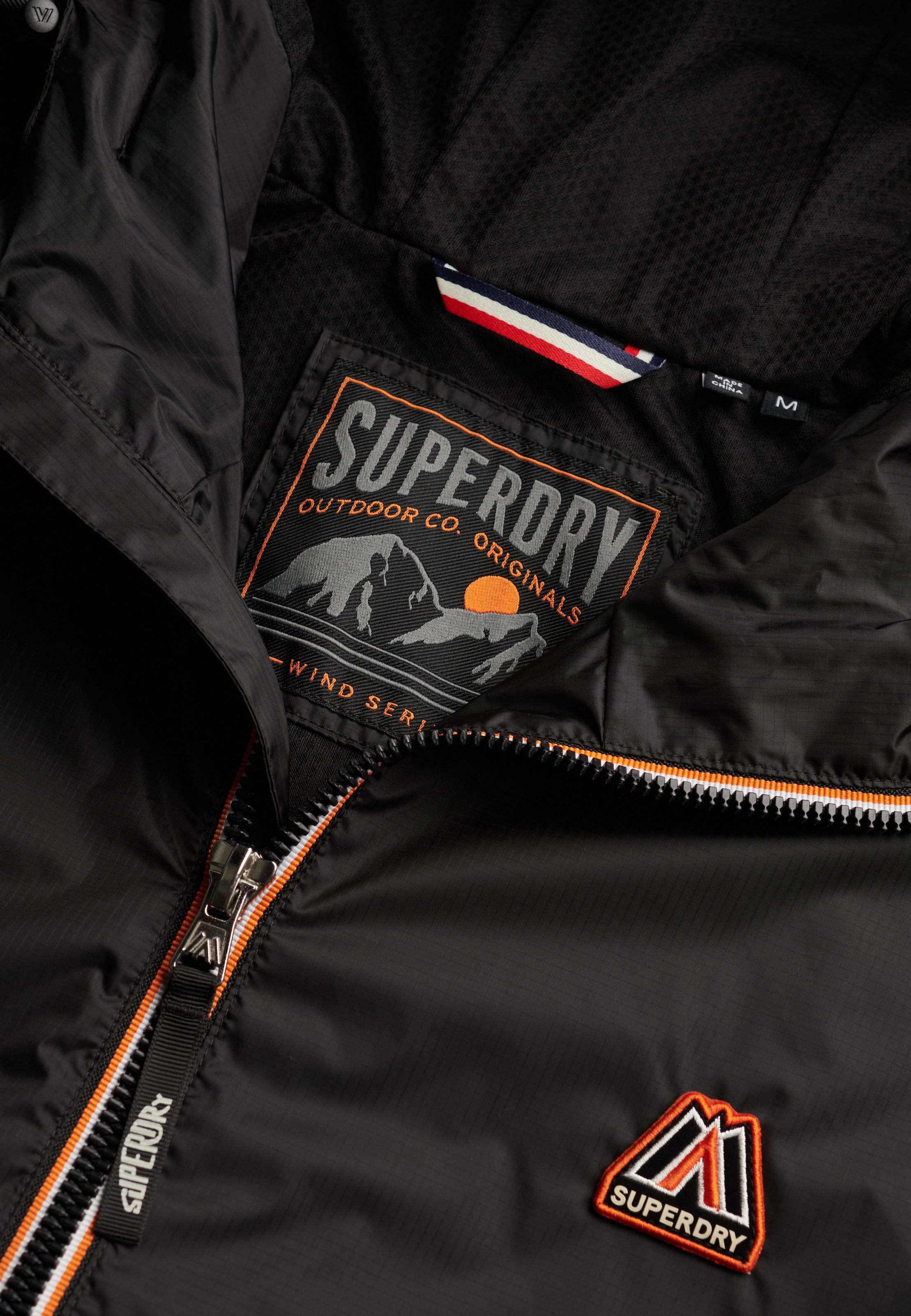 Superdry Windbreaker »ESSENTIAL TRI WINDBREAKER JKT« mit Kapuze