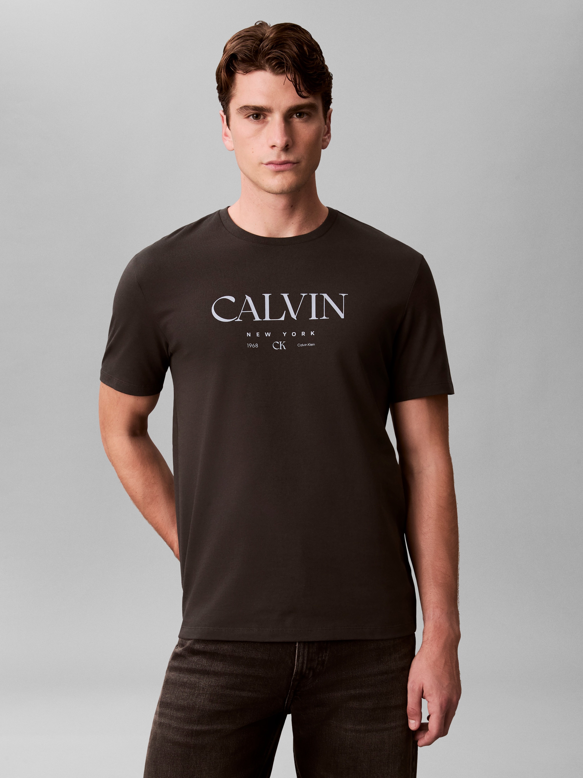 Calvin Klein T-Shirt Regular fit, mit Rundhalsausschnitt