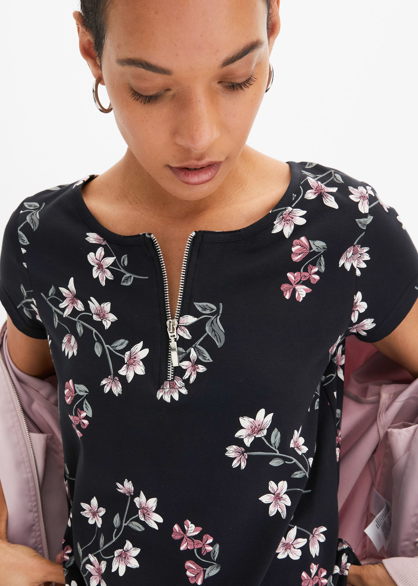 bonprix Blusenshirt Oversize Passform, Kurzarm-Design, mit kurzem Reißverschluss