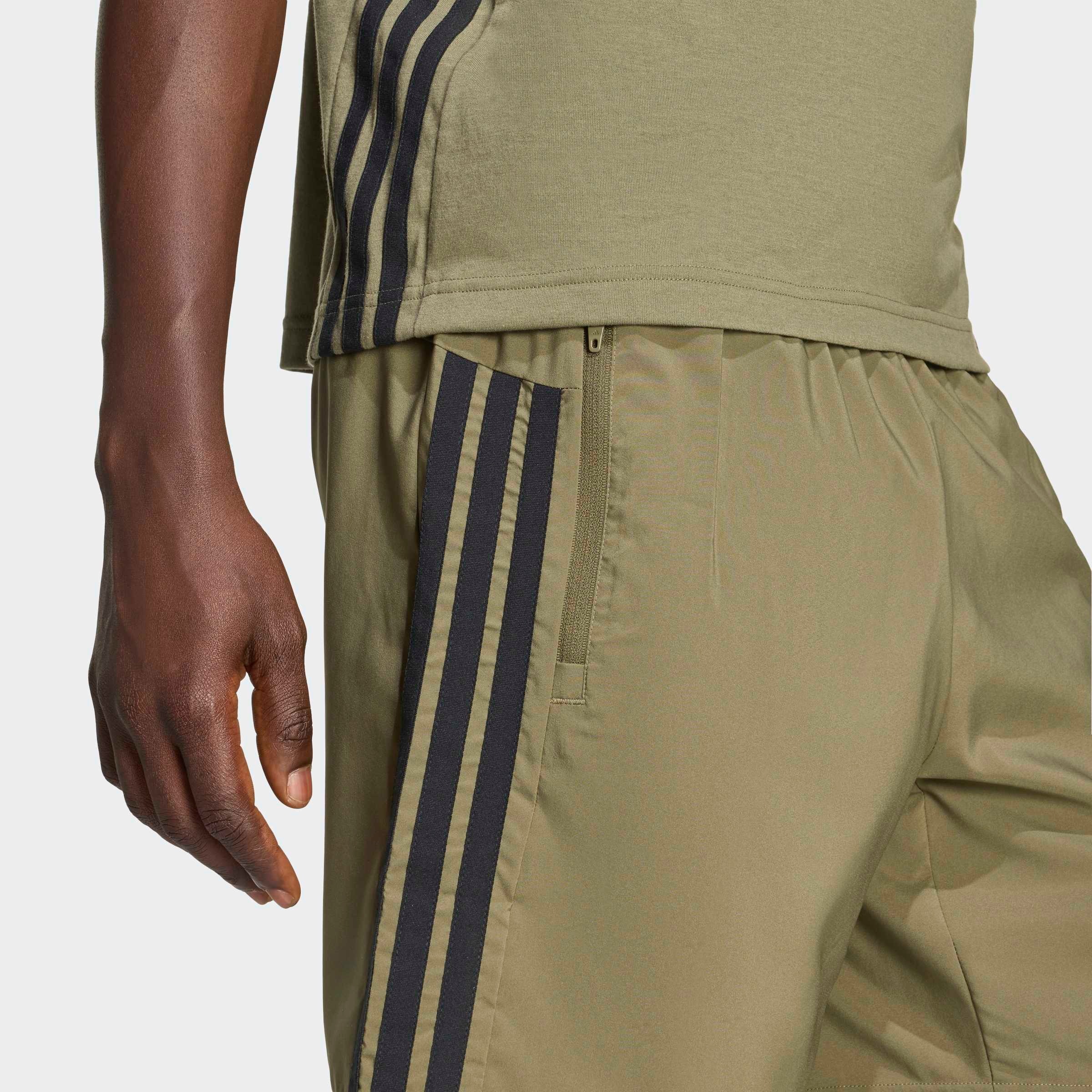 adidas Performance Shorts »WORKOUT ESSENTIALS BASE 3-STREIFEN WOVEN«  normal-weit, für Fitness und Sportmode, sportlich, aus Polyester