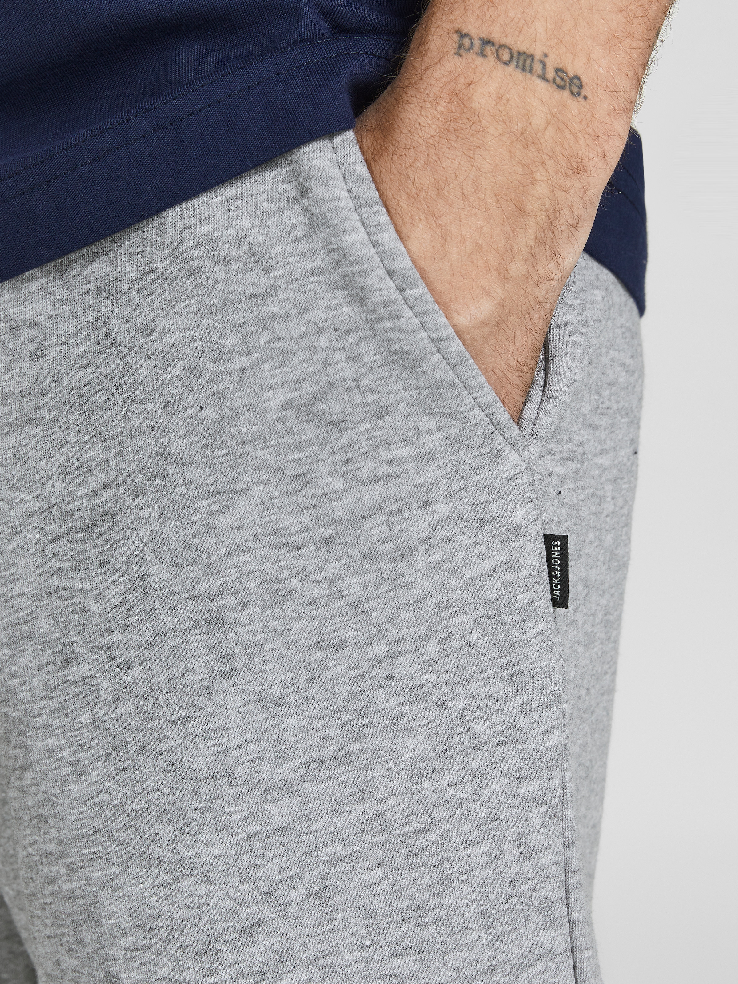 Jack & Jones Shorts »JPSTGORDON BRADLEY SWEAT SHORTS MID«, mit elastischem Bund