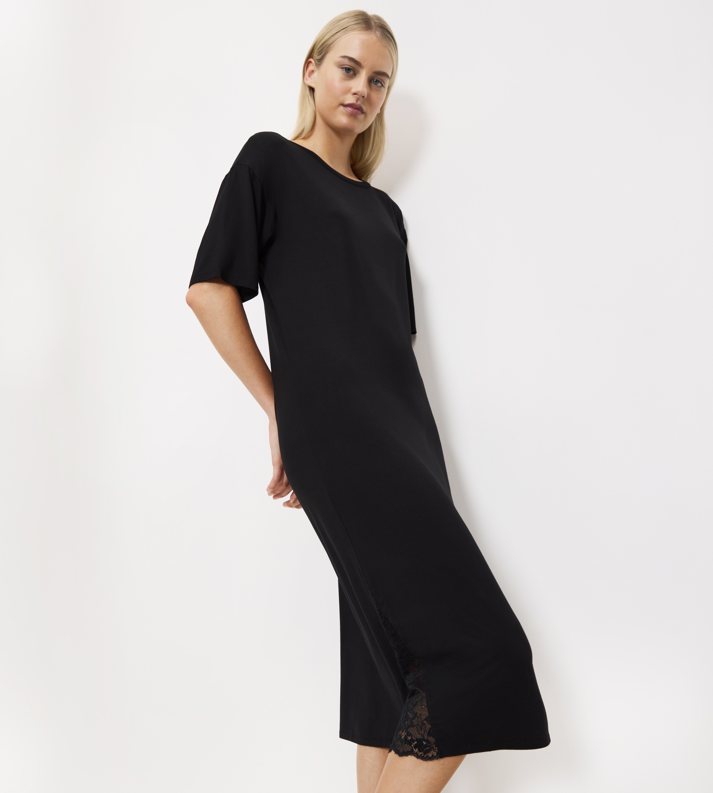 Triumph Nachthemd »Timeless Sensuality NDK SSL« Ohne Taschen atmungsaktiv, weich, kurzärmelig, Rundhalsausschnitt