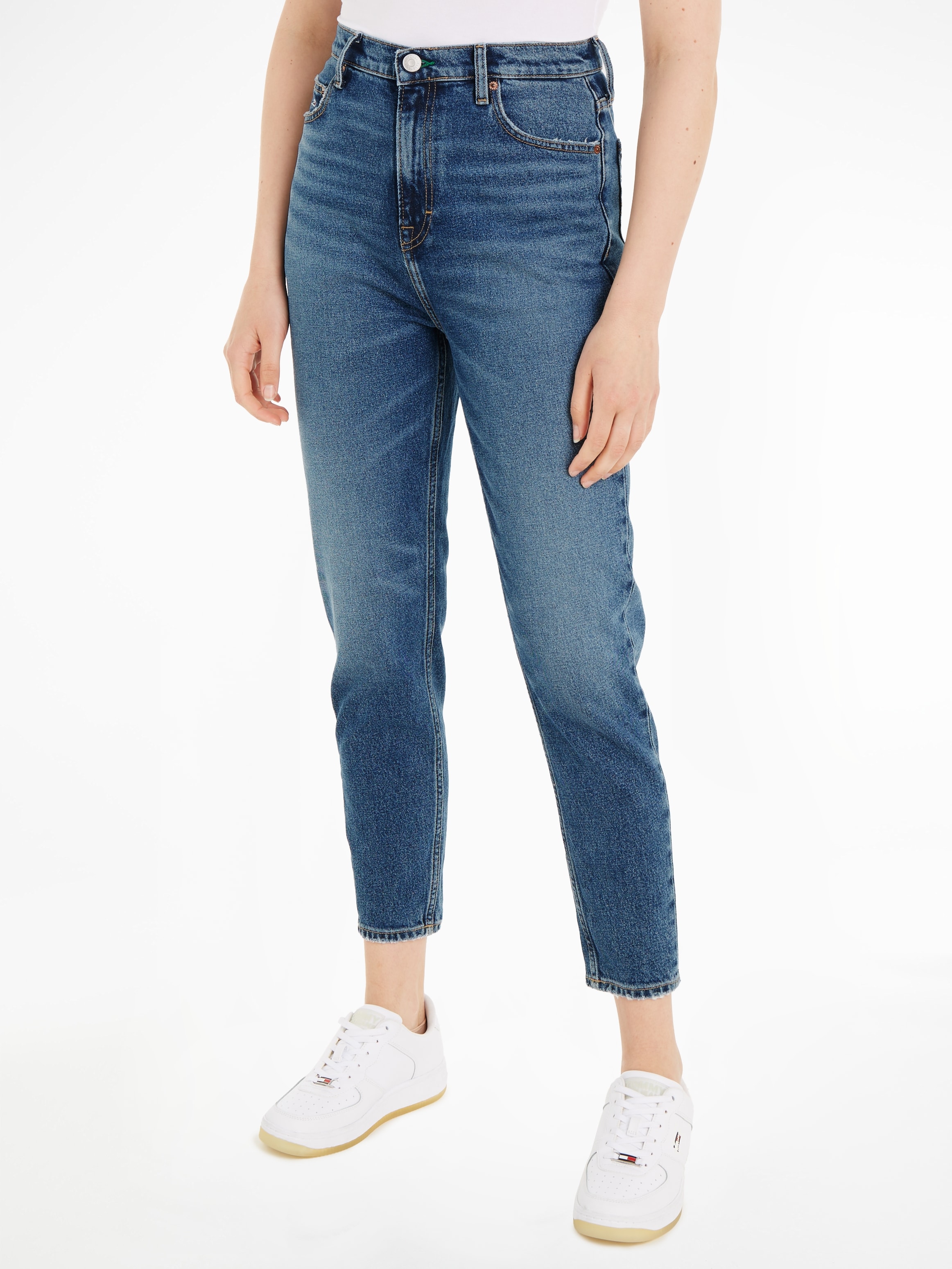 Tommy Jeans Mom-Jeans »MOM SLIM UH CG4215«, mit Tommy Jeans Logo-Badge &  Flag bei ♕