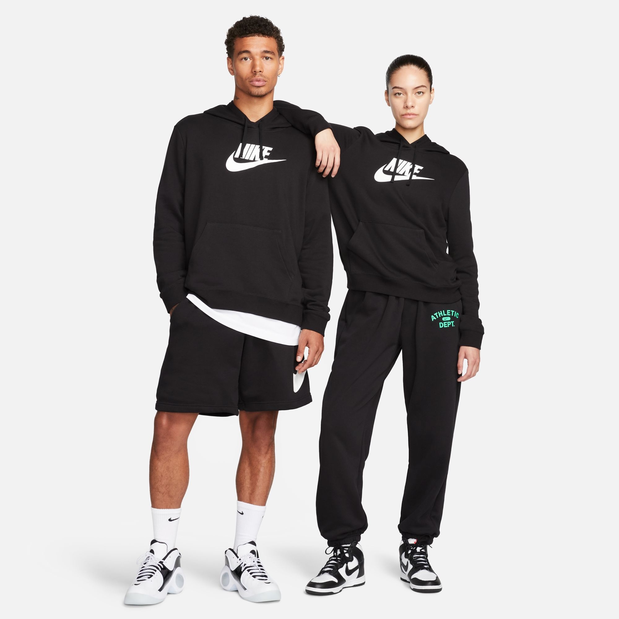 Nike Sportswear Kapuzensweatshirt »Club Fleece Women's Logo Pullover Hoodie«, Damen Kapuzenpullover aus weichem Fleece Material
