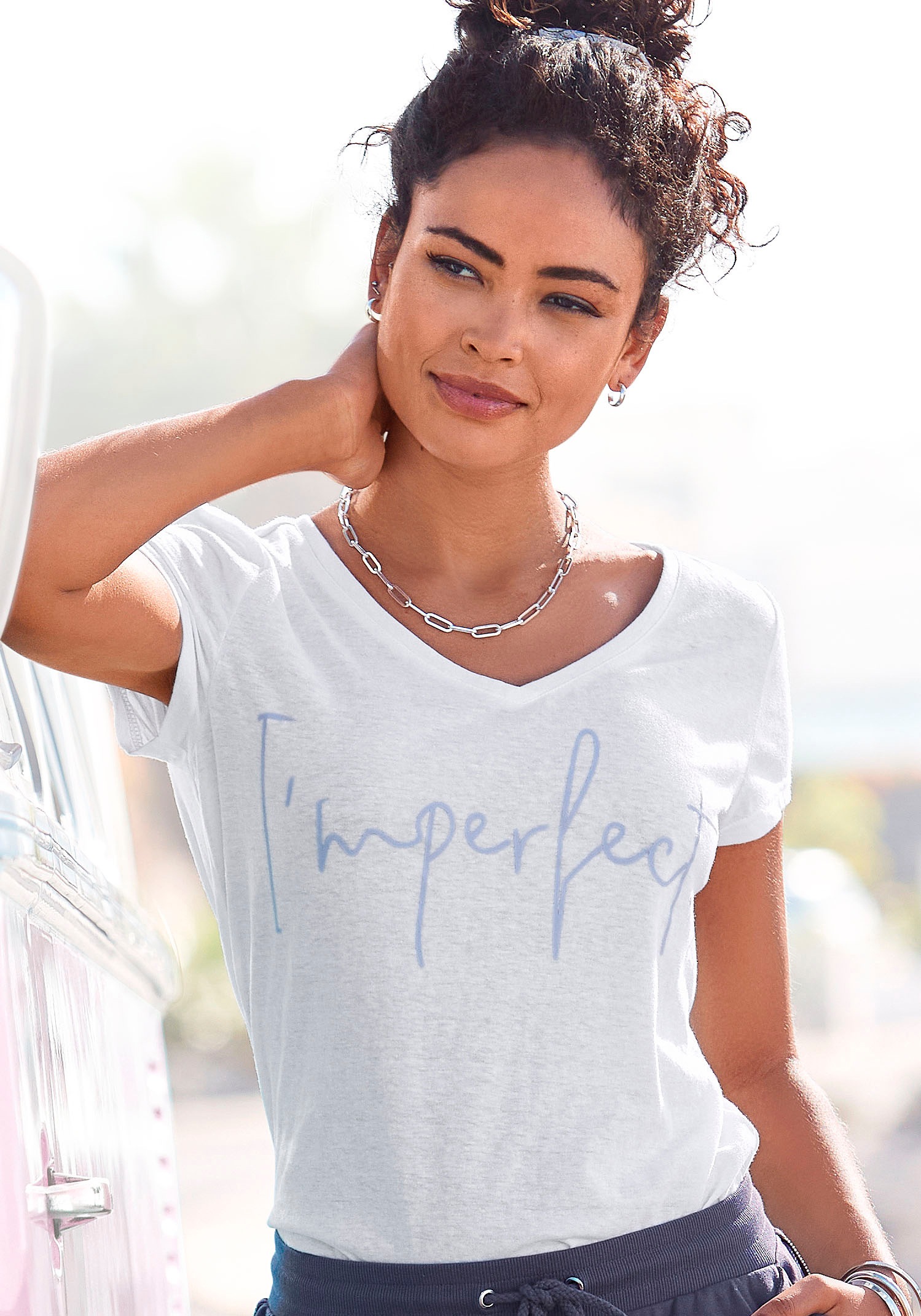 Bench. V-Shirt, mit Frontdruck kaufen