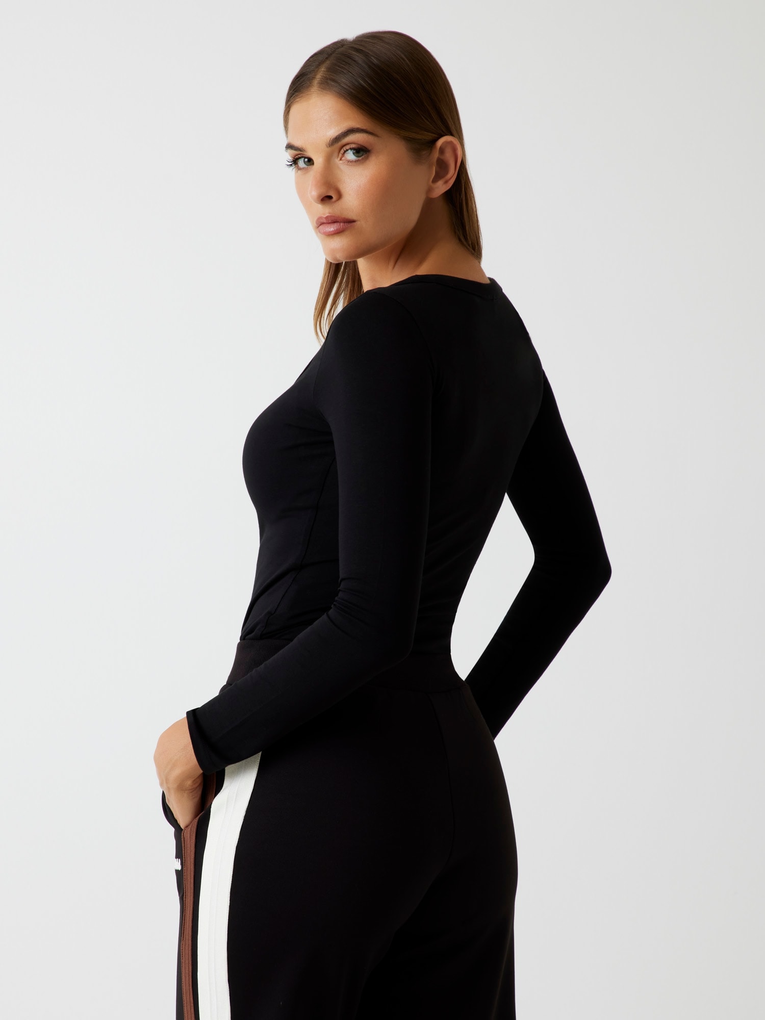 Guess Langarmbody »COLETTE LS BODYSUIT« in Stretch-Qualität, Druckknöpfe