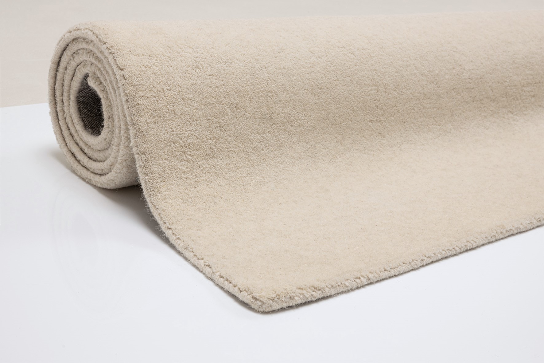 THEKO Wollteppich »Gabbeh Uni, Handgefertigt, meliert, auch als Läufer erhältlich, Wolle« rechteckig 14 mm Höhe Schlafzimmer, Wohnzimmer, Esszimmer, auch als Läufer oder rund