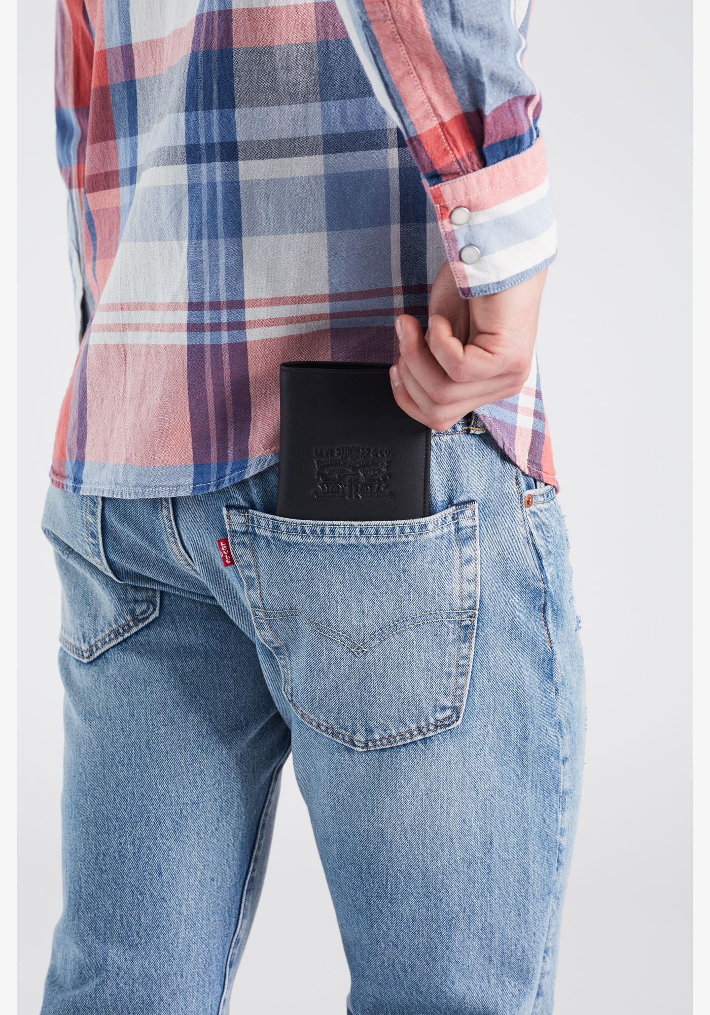 Levi's® Geldbörse »VINTAGE TWO HORSE VERTICAL COIN WALLET« mit schöner Prägung Herrenbörse Portemonnaie Leder