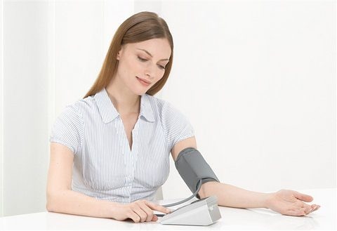 BEURER Oberarm-Blutdruckmessgerät »BM 35«