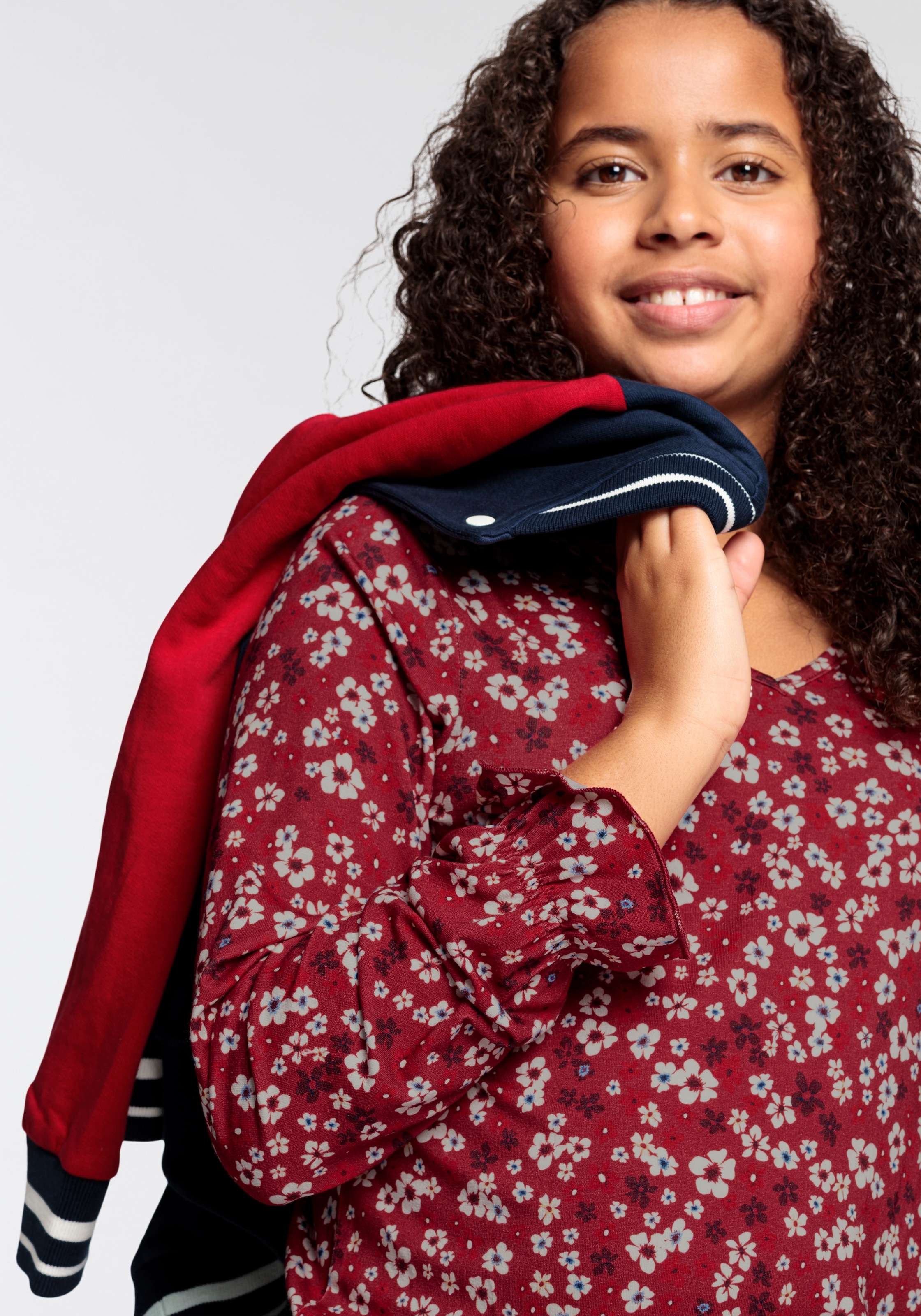 DELMAO Langarmshirt »für Mädchen«, langärmlig, bequem geschnitten, unifarben, mit V-Ausschnitt