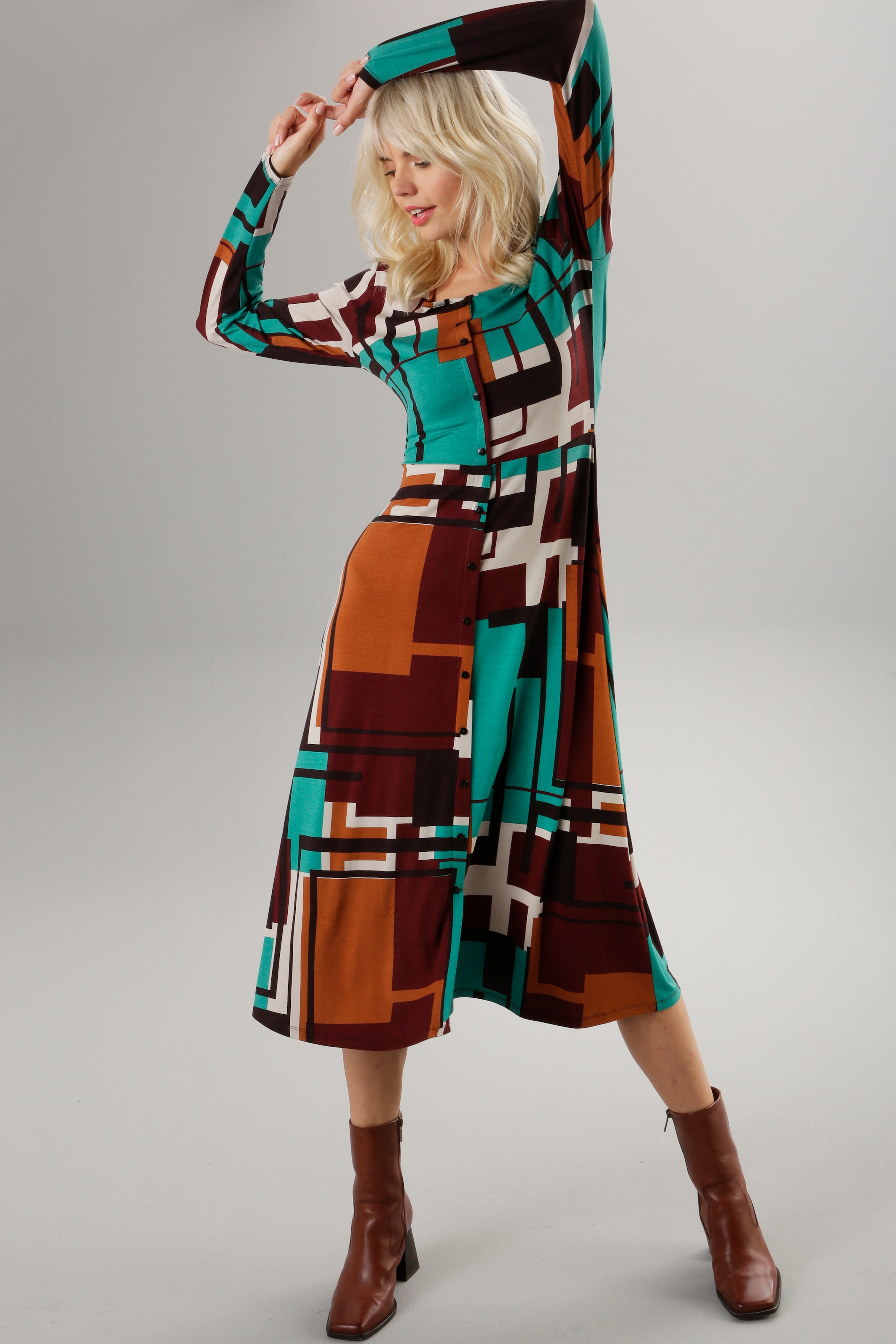 Aniston SELECTED Jerseykleid, mit Fake-Knopfleiste bei ♕ und grafischem Druck