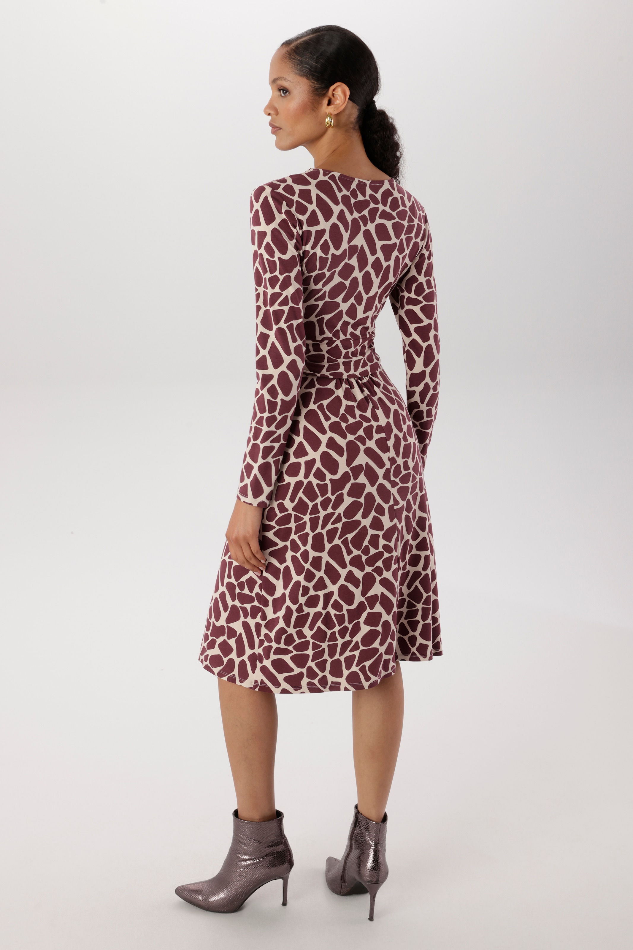 Aniston SELECTED Jerseykleid mit farbigem animal-print