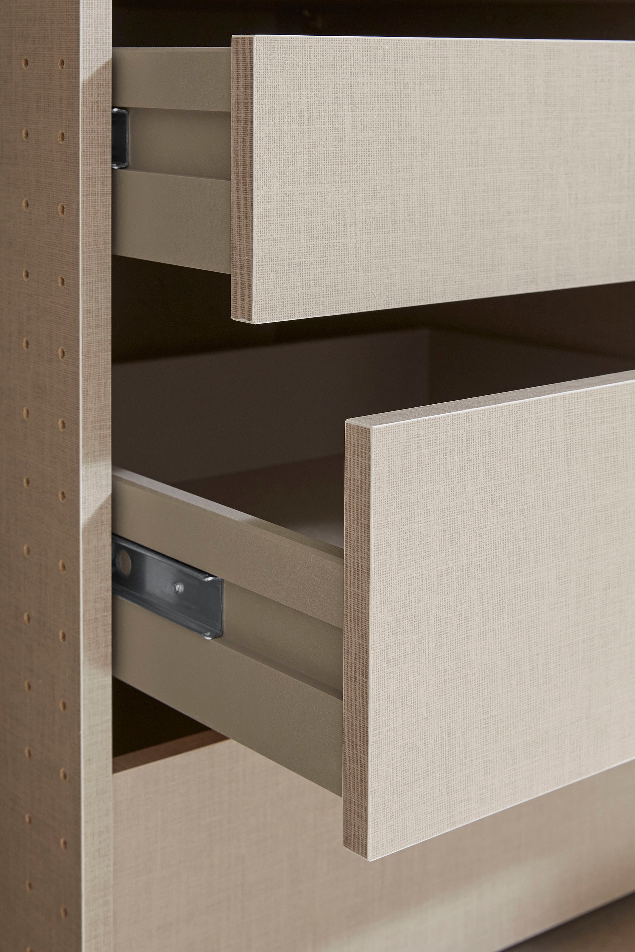 rauch Drehtürenschrank »Kleiderschrank Schrank Garderobe TOPSELLER OTELI inkl. Inneneinteilung«, mit 3 Innenschubladen extra Böden optional mit Spiegel MADE IN GERMANY