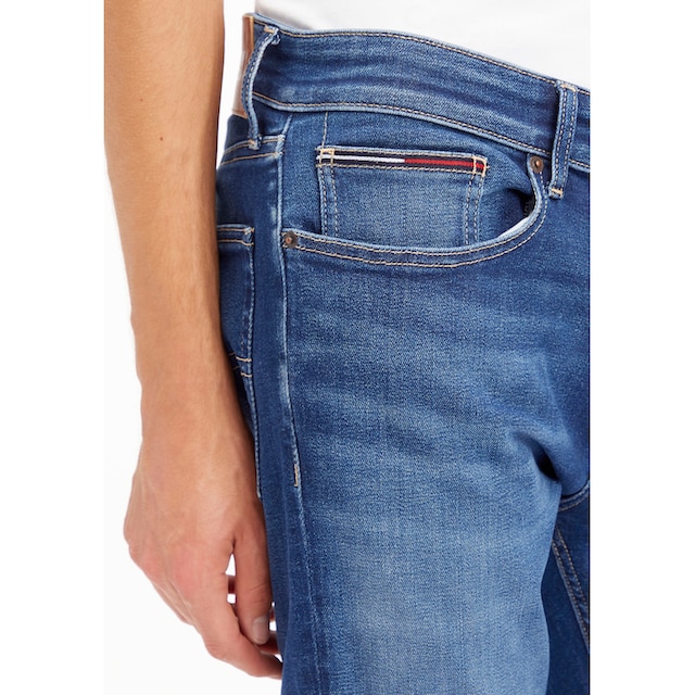 Tommy Jeans Slim-fit-Jeans »AUSTIN SLIM TPRD«, mit Lederbadge bei ♕