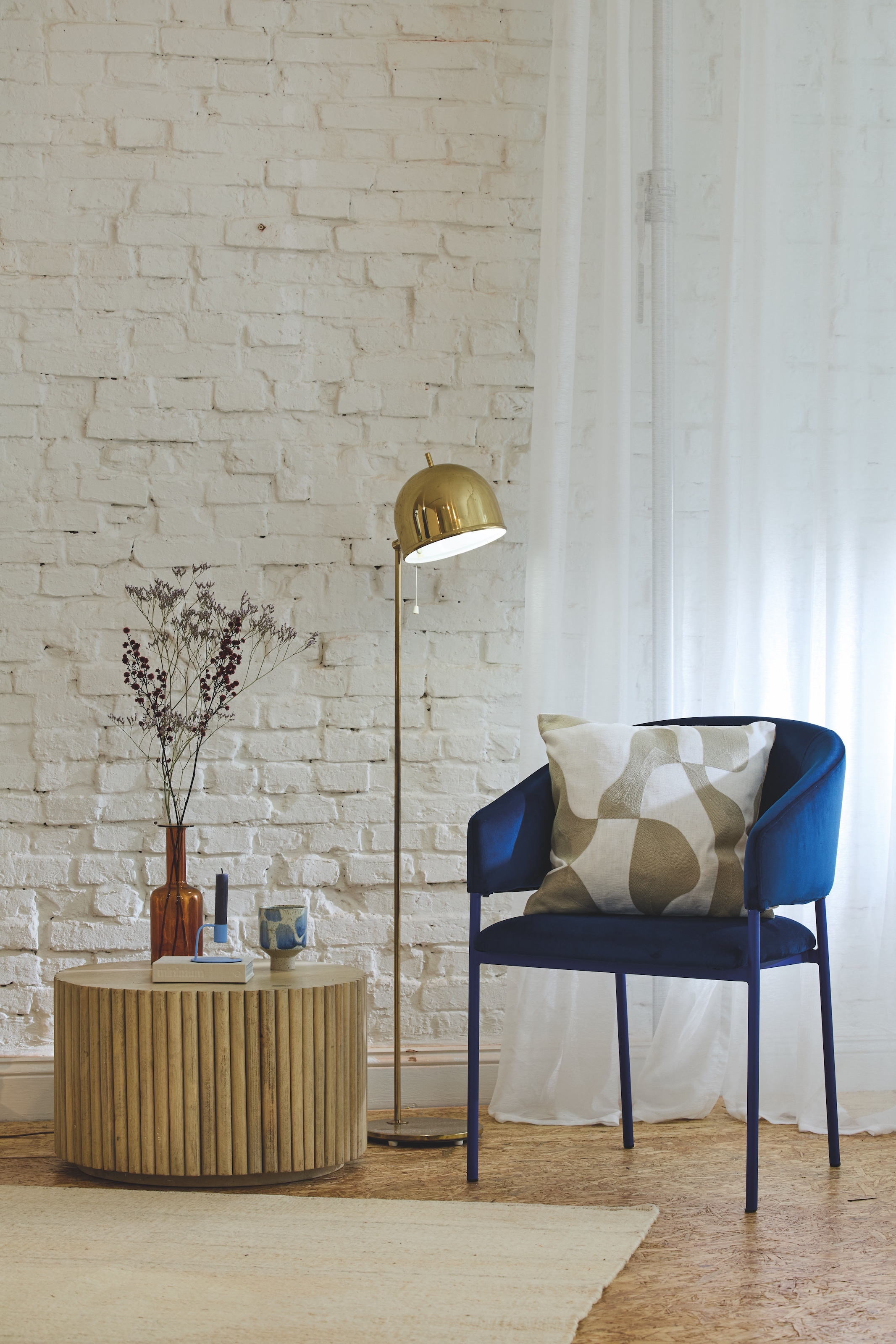 TOM TAILOR HOME Armlehnstuhl »EMBRACE ARMCHAIR«, (Set), 2 St., Samt, Esszimmerstuhl, mit Armlehnen, 4-Fußgestell, Rückenausschnitt