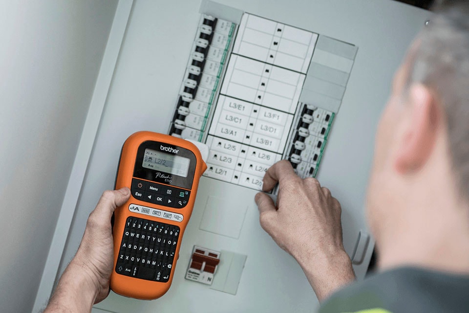 Brother Beschriftungsgerät »P-Touch E110VP«