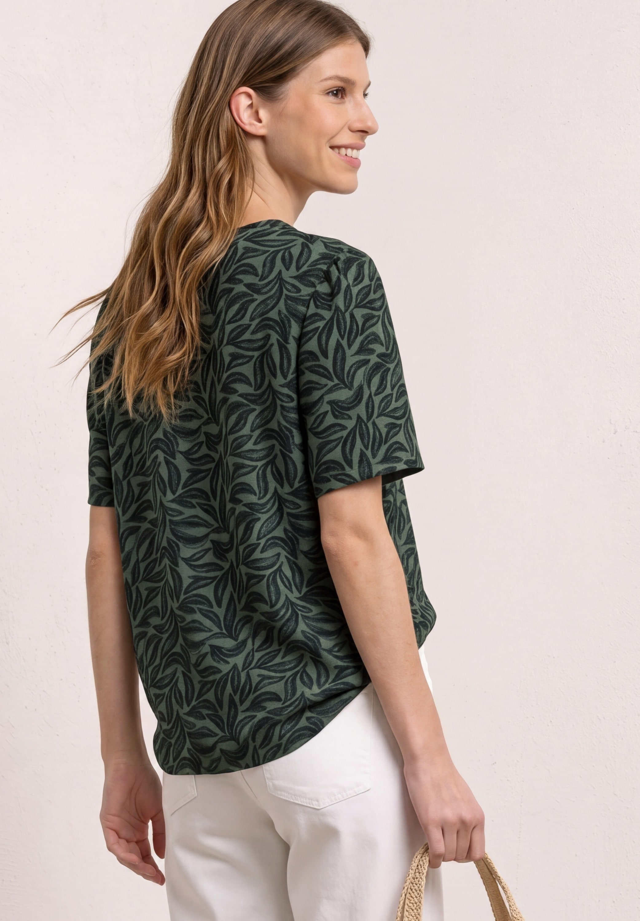 STREET ONE Kurzarmbluse Sommerbluse mit floralem Muster/Kurzarm mit feiner Raffung