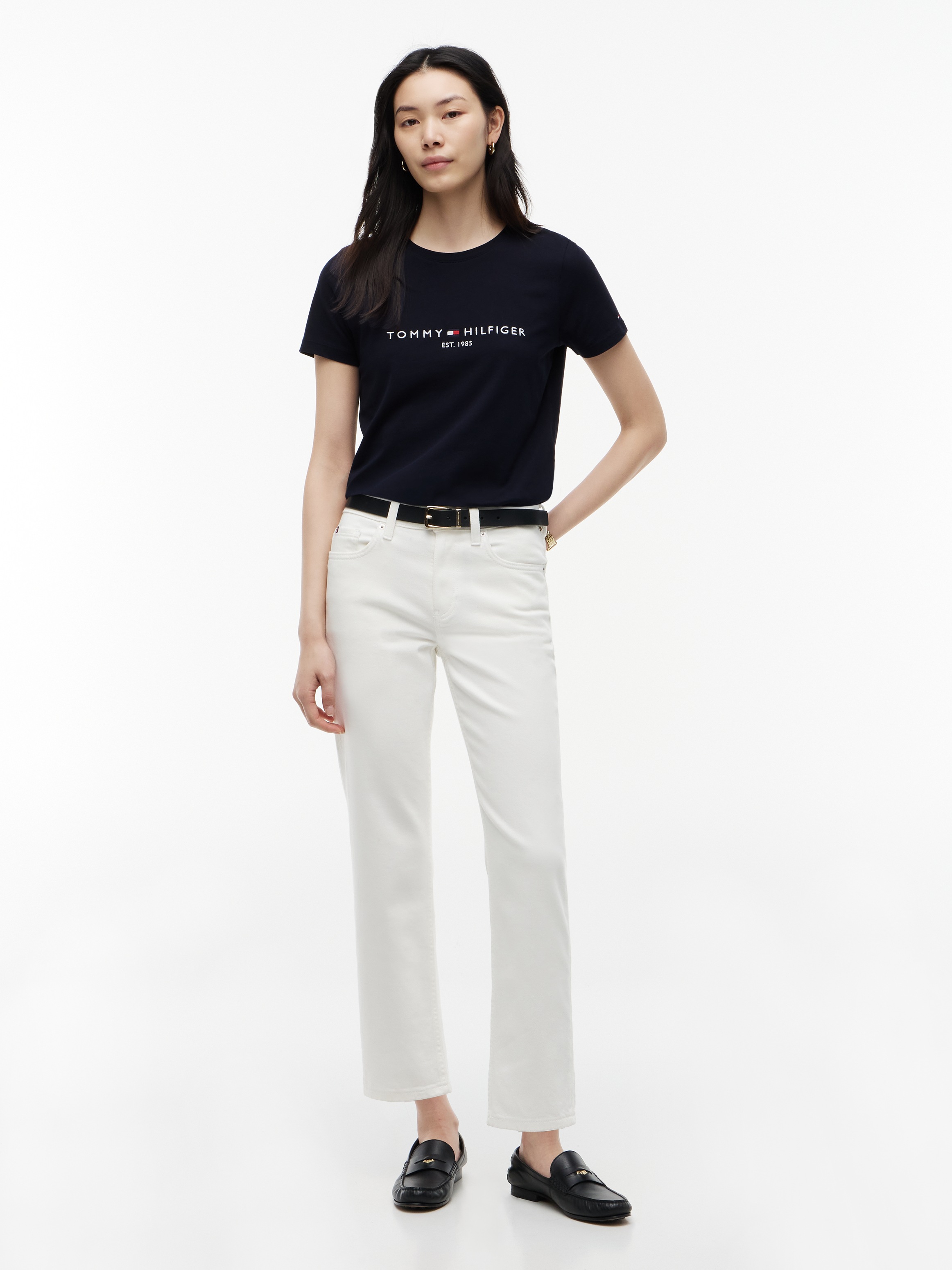 Tommy Hilfiger Rundhalsshirt »HERITAGE HILFIGER C-NK REG TEE« mit gesticktem Tommy Hilfiger Linear Logo-Schriftzug