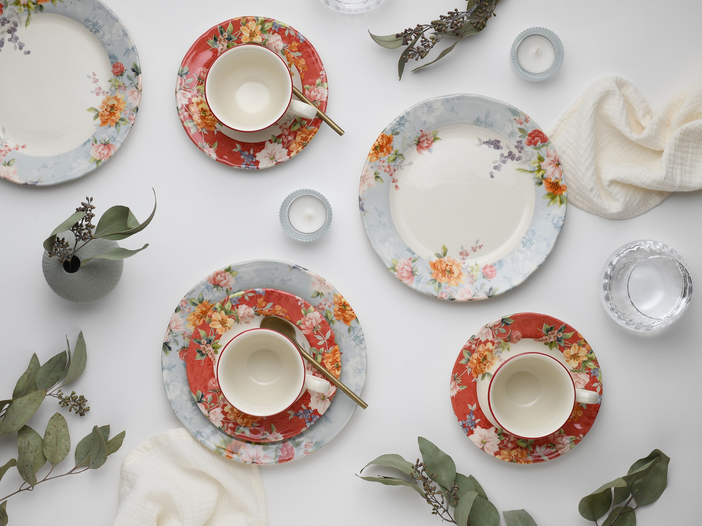 CreaTable Kaffeeservice »Crimson Bunt, Service 18-tlg.« Blütendekor, Designklassiker