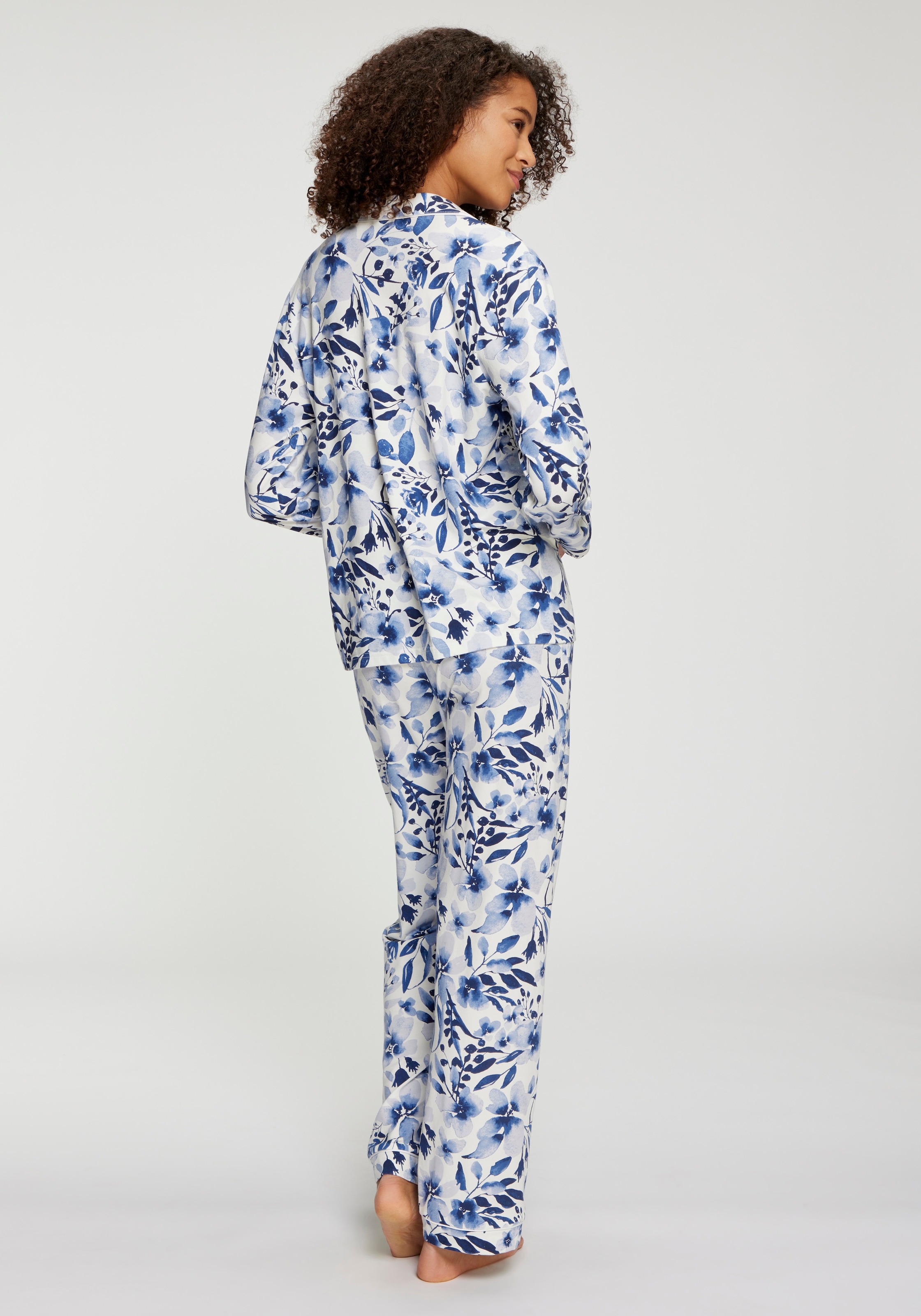 LASCANA Pyjama Set, 2 mit Blumen-Alloverprint