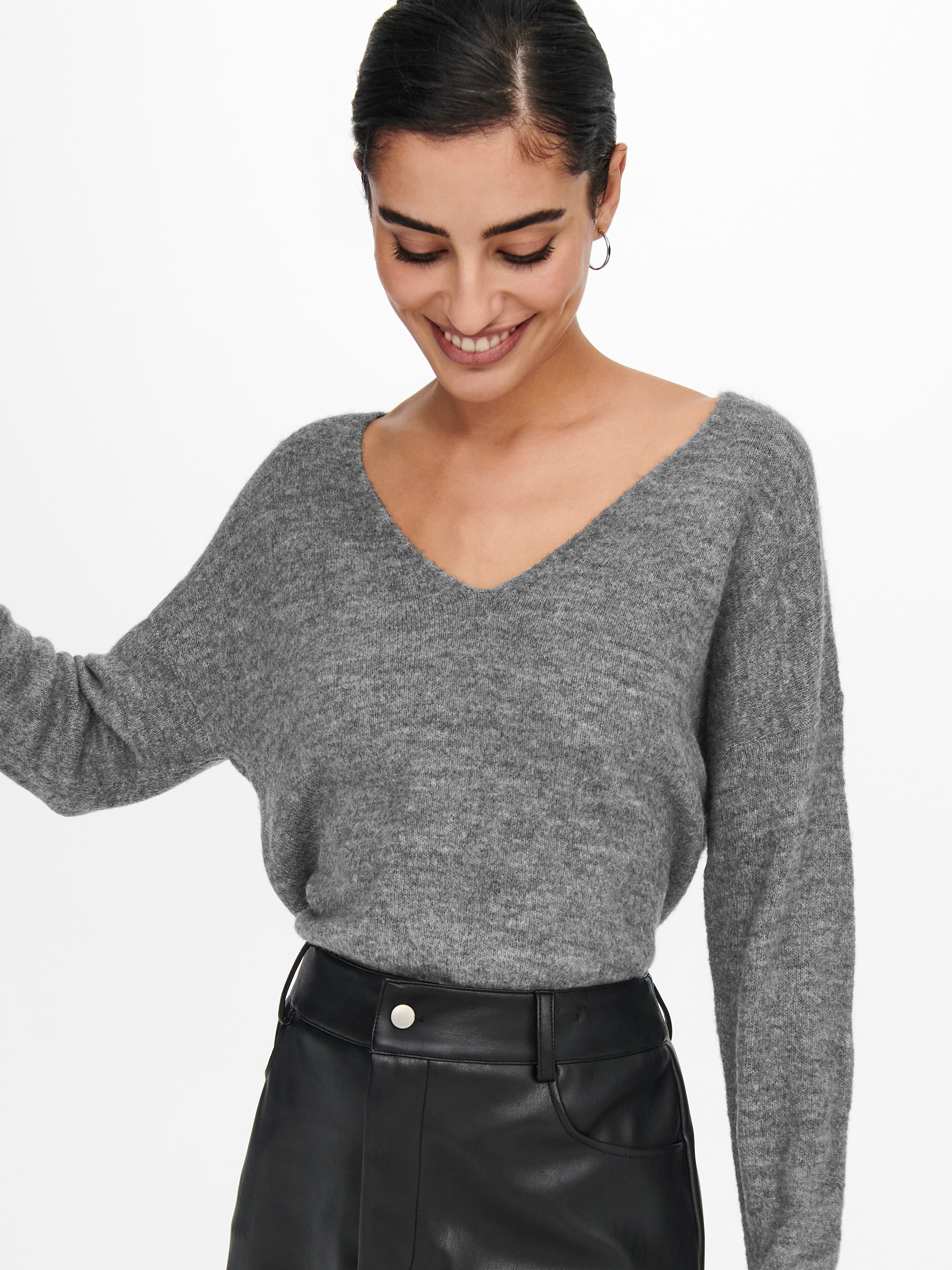JDY V-Ausschnitt-Pullover »JDYELANORA L/S V-NECK PULLO. KNT NOOS«, mit leicht überschnittenen Schultern