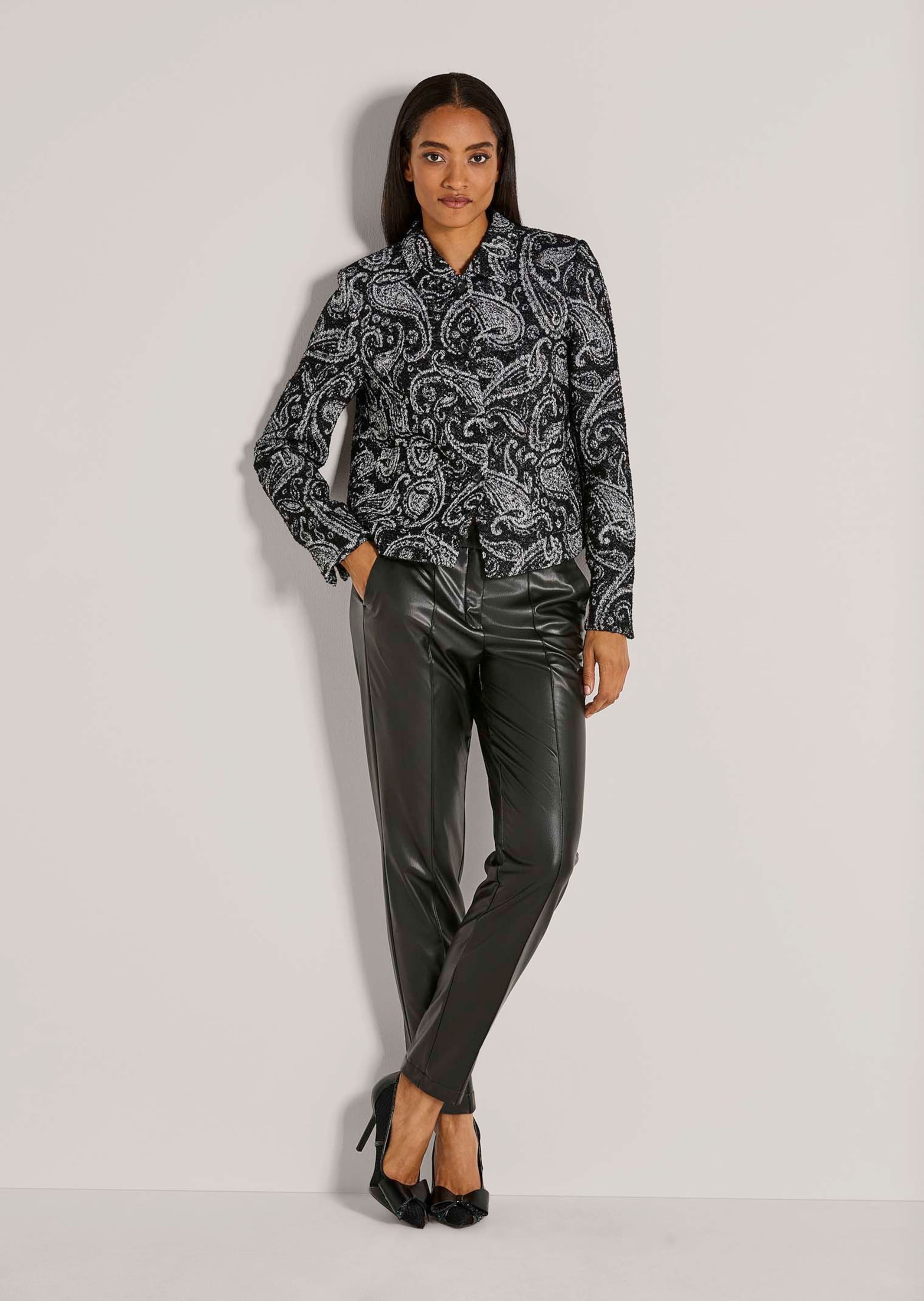 MADELEINE Jackenblazer »Kurzblazer Moderner Businessblazer mit Paisley-Muster«