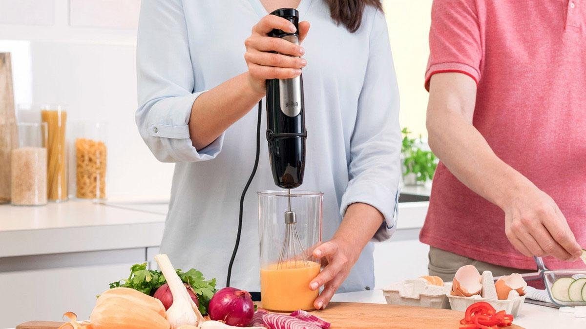 Braun Stabmixer »MultiQuick 7 MQ 7025X - 1000W, Stufenlosregulierbar, Dynamische Klinge« 1000 W Spritzschutz, Extra Mahlklinge, 350 ml Zerkleinerer, Schneebesen