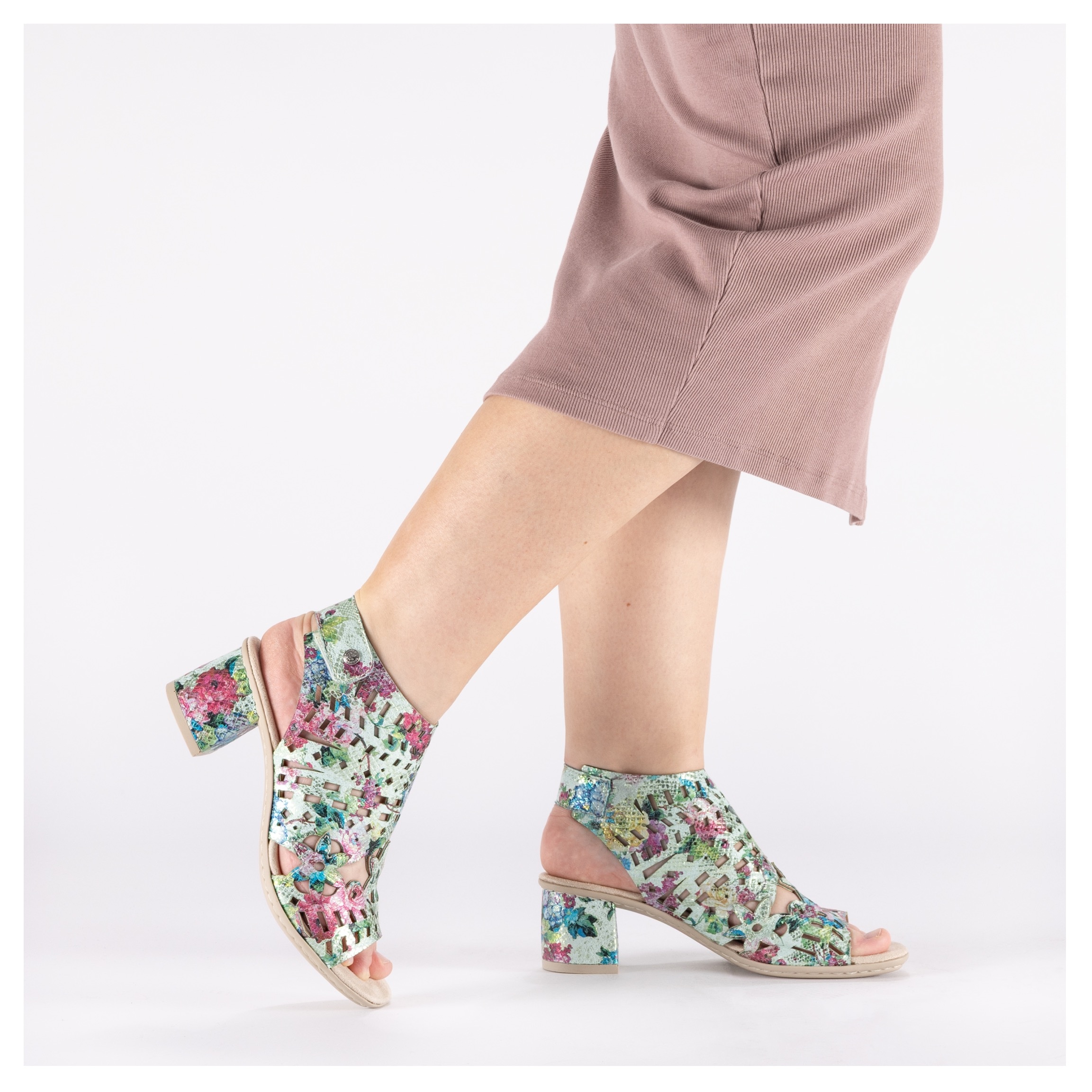 Rieker Sandalette  Sommerschuh, Sandale, Blockabsatz, mit modischer Schaftgestaltung