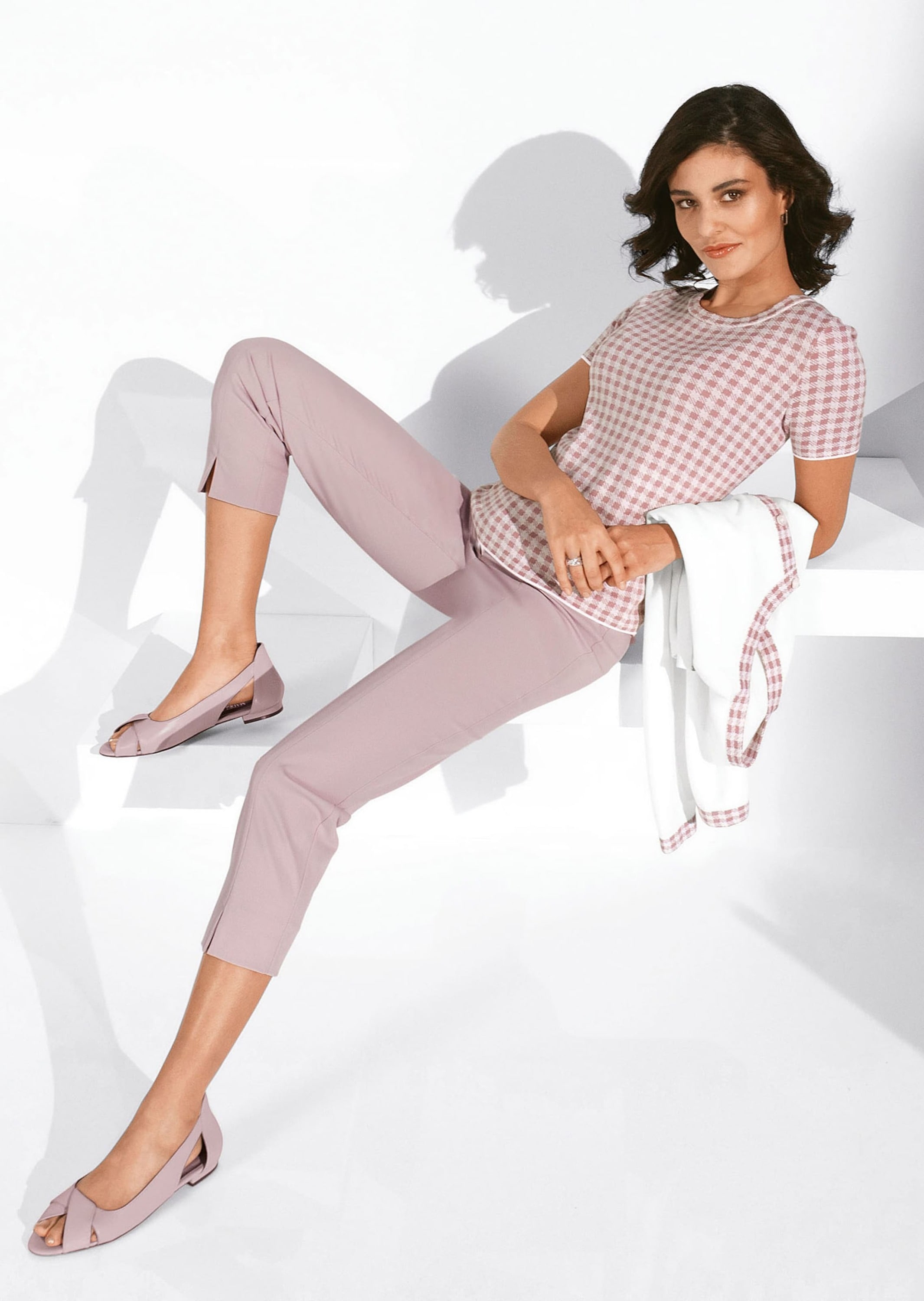 MADELEINE Strickjacke »Strickjacke Strickjacke mit Vichy-Karo-Akzenten«