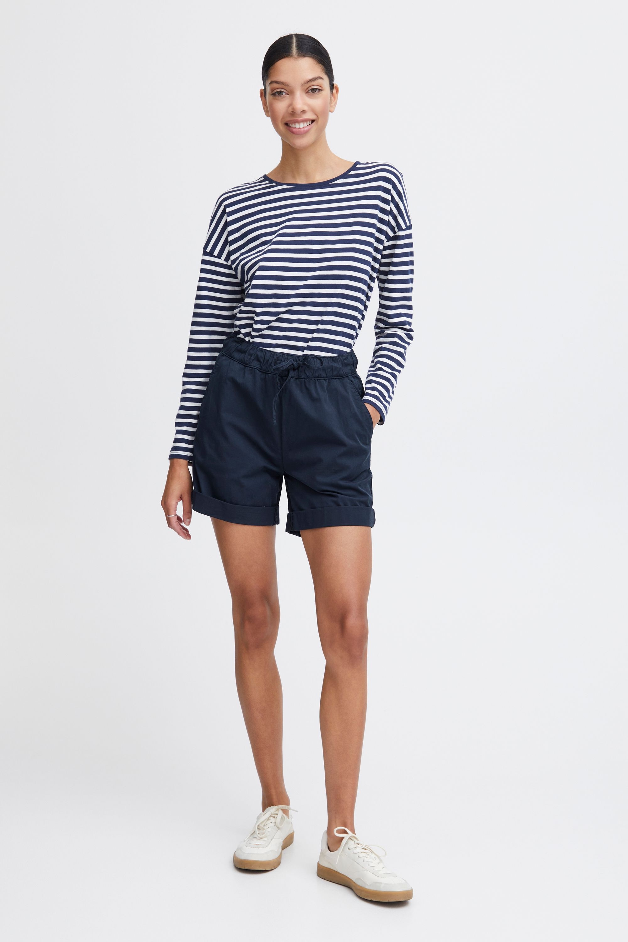 OXMO Chinoshorts »Chinoshorts OXChanel«
