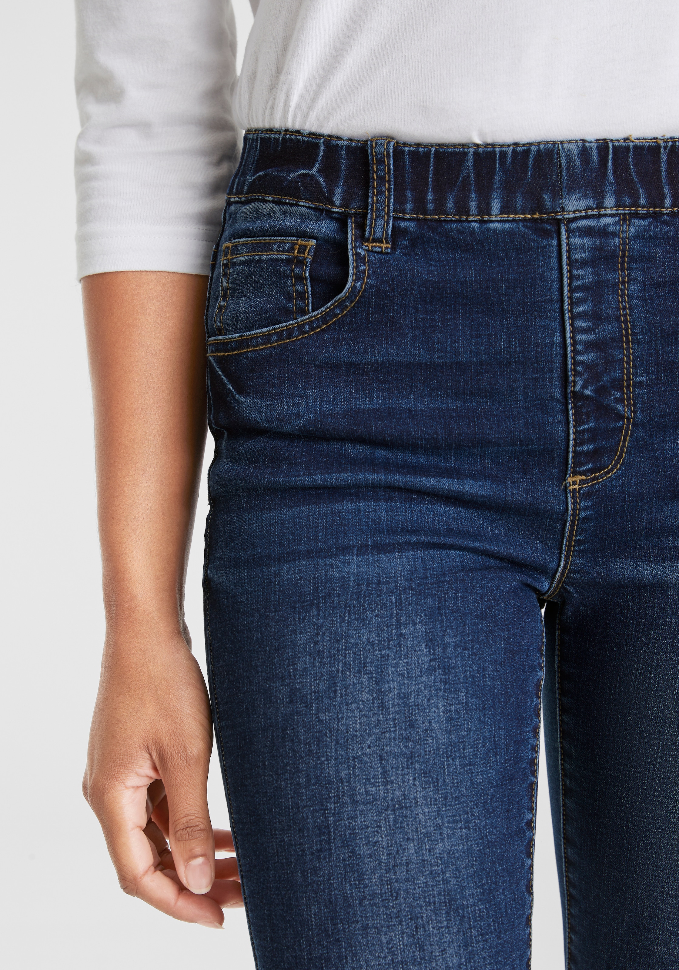 Arizona Caprijeans »Ultra-Stretch«, extra-eng geschnittene Beinform, hoher Bund, in Capri-Länge