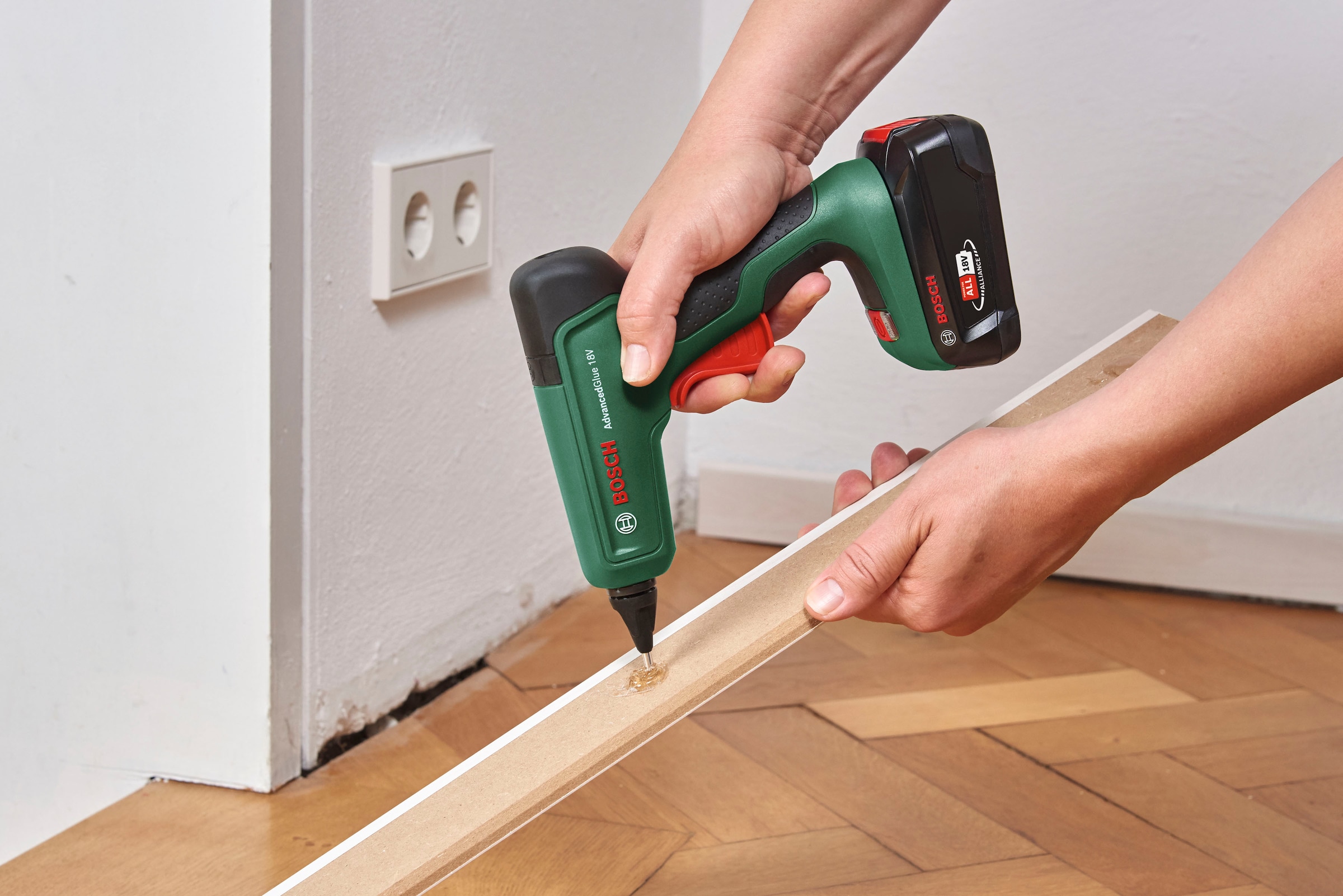 Bosch Home & Garden Heißklebepistole »AdvancedGlue 18V Solo«, ohne Akku und Ladegerät