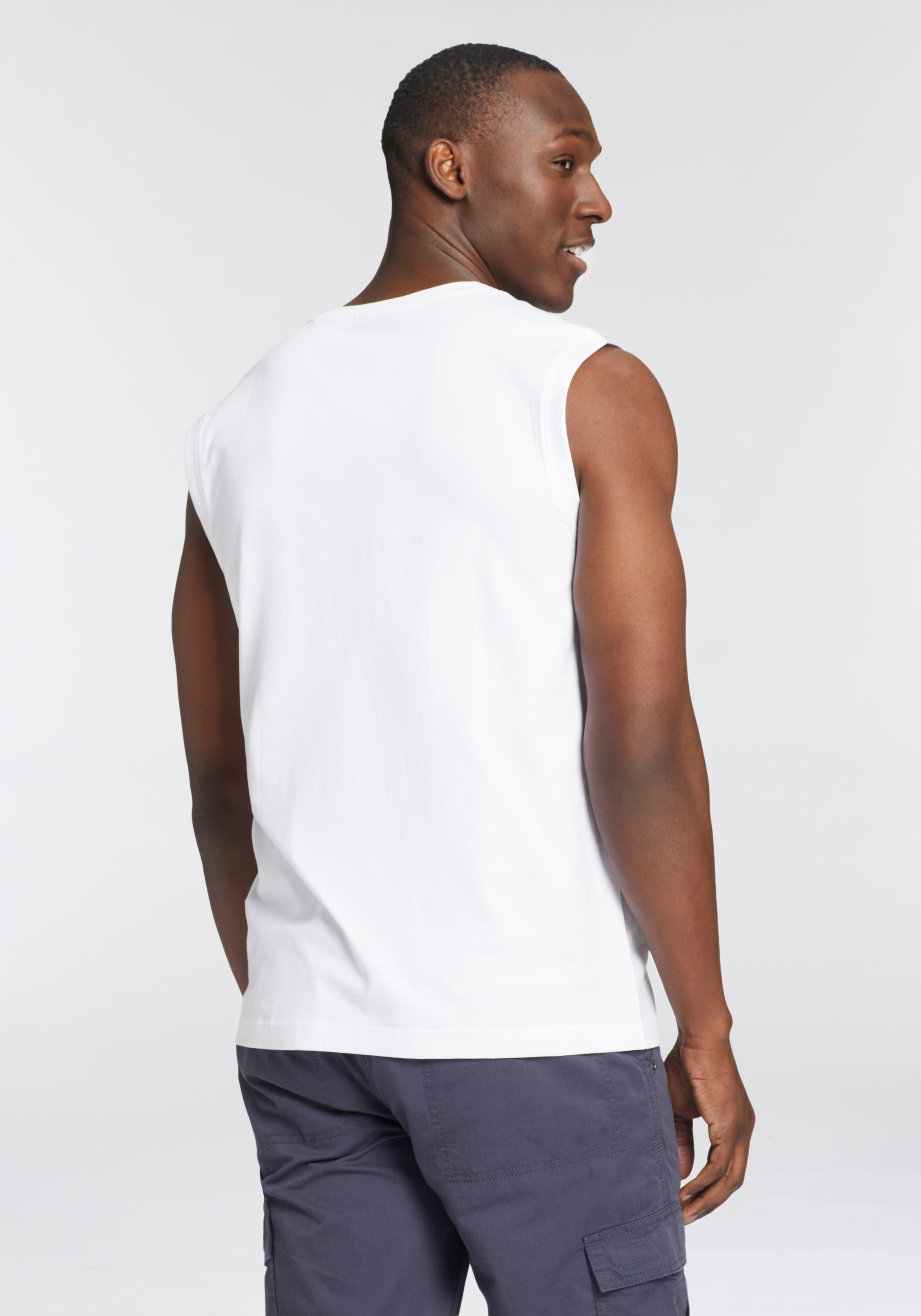 Man's World Muscleshirt, (Packung, 3 tlg., 3er-Pack), ärmellos, Basic-Stil, unifarben, Rundhalsausschnitt