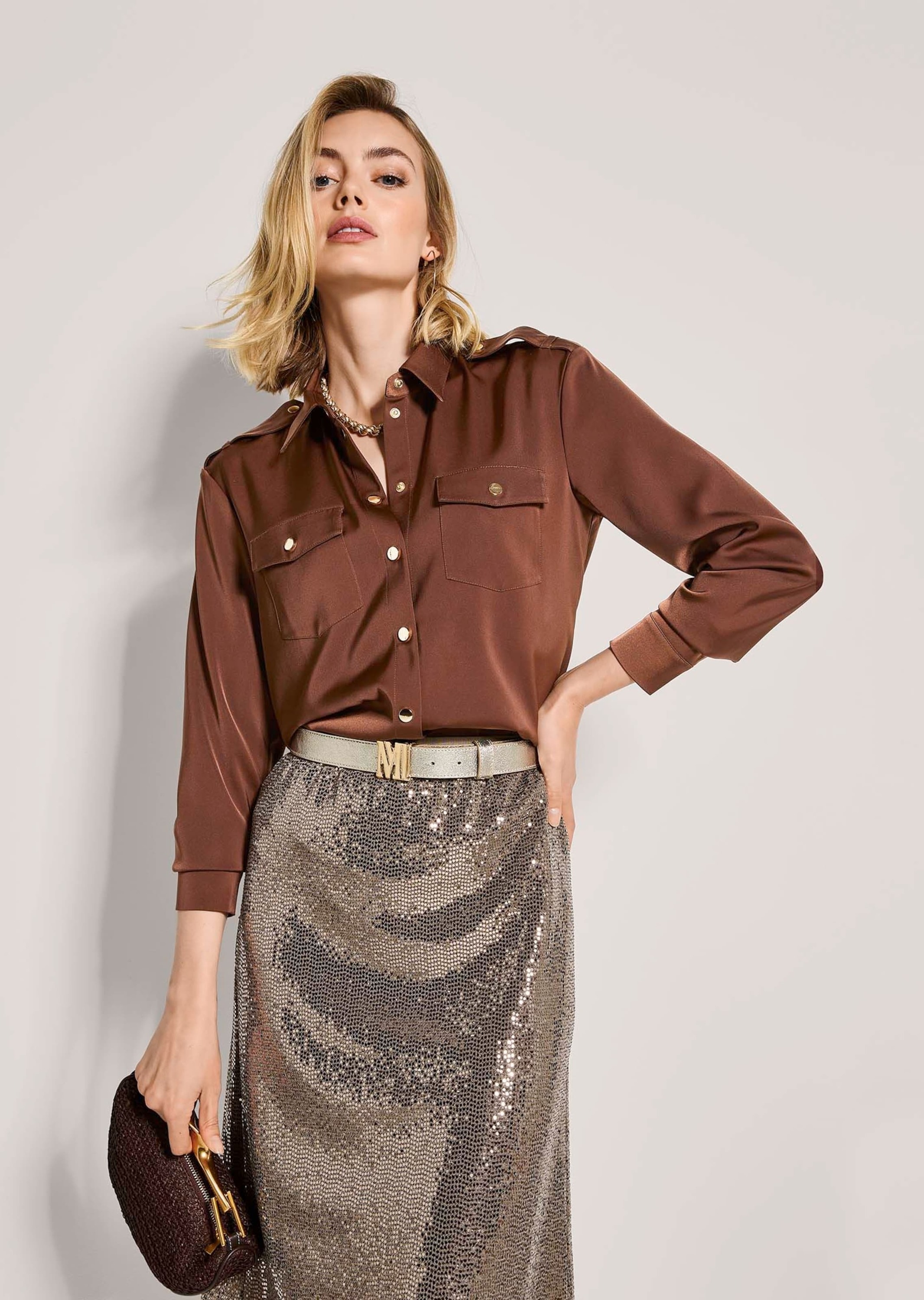 MADELEINE Hemdbluse »Hemdbluse Jerseybluse mit Brusttaschen« Hemdbluse mit aufgesetzter Brusttasche mit Klappe und Druckknopf und Zieriegel an der Schulter