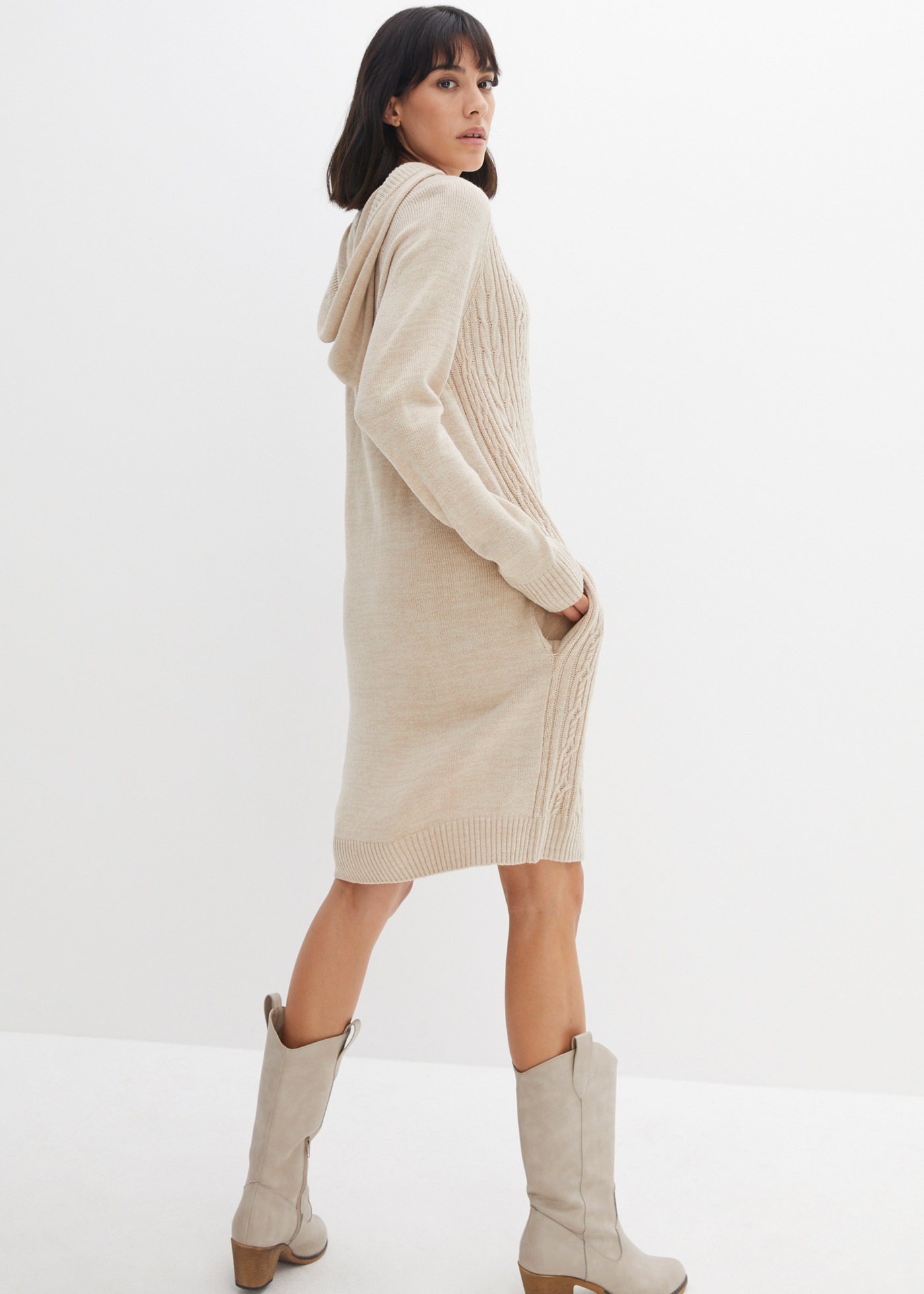 bonprix Strickkleid »Kapuzen-Strickkleid mit Zopfmuster« mit Kapuze, aus Polyacryl, lässig geschnitten, mit Eingrifftaschen