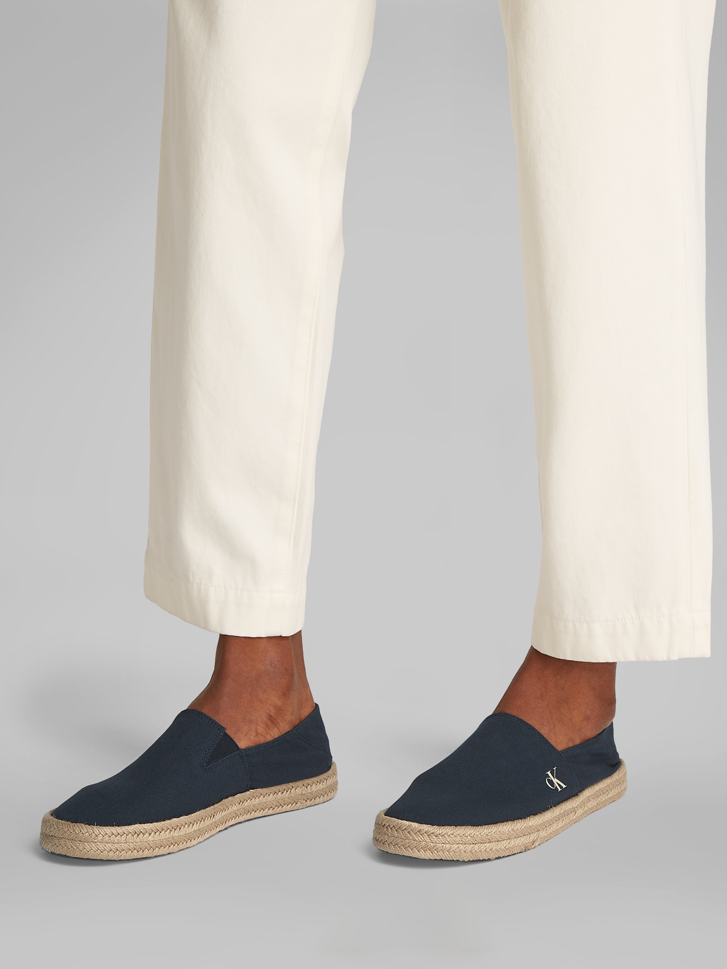 Calvin Klein Jeans Espadrille »INJ ESPADRILLE CV«, Schlupfschuh, Sommerschuh, Slipper mit Bastbesatz, schmale Form