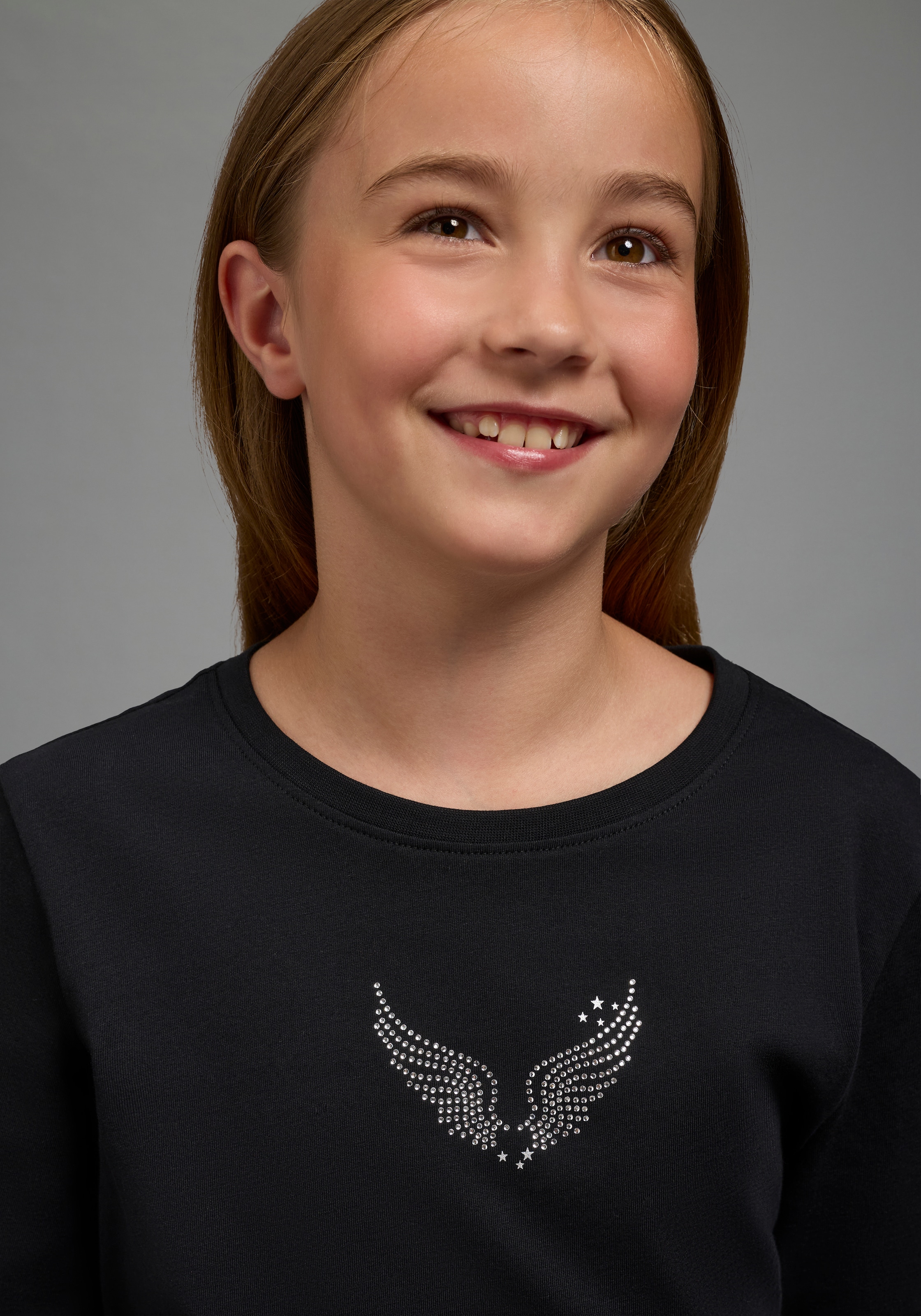Bruno Banani Langarmshirt »Shirt mit Strass-Stein Applikation« langärmlig, hüftlange Basic-Passform, für Alltag und Streetwear