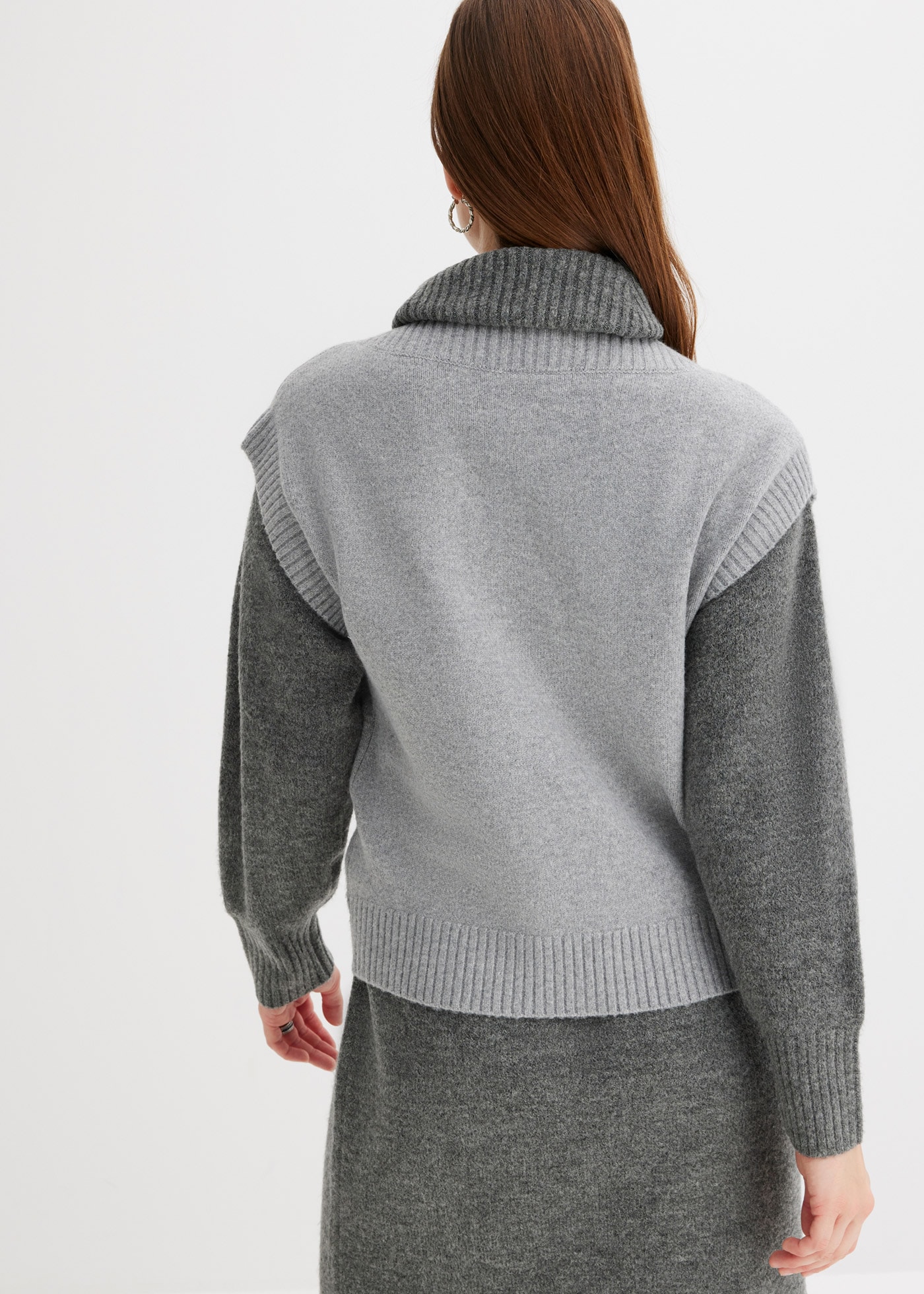 bonprix Strickweste »Strickweste mit Zopfmuster« toller Struktur-Mix, bequeme Passform, mit Knopfleiste