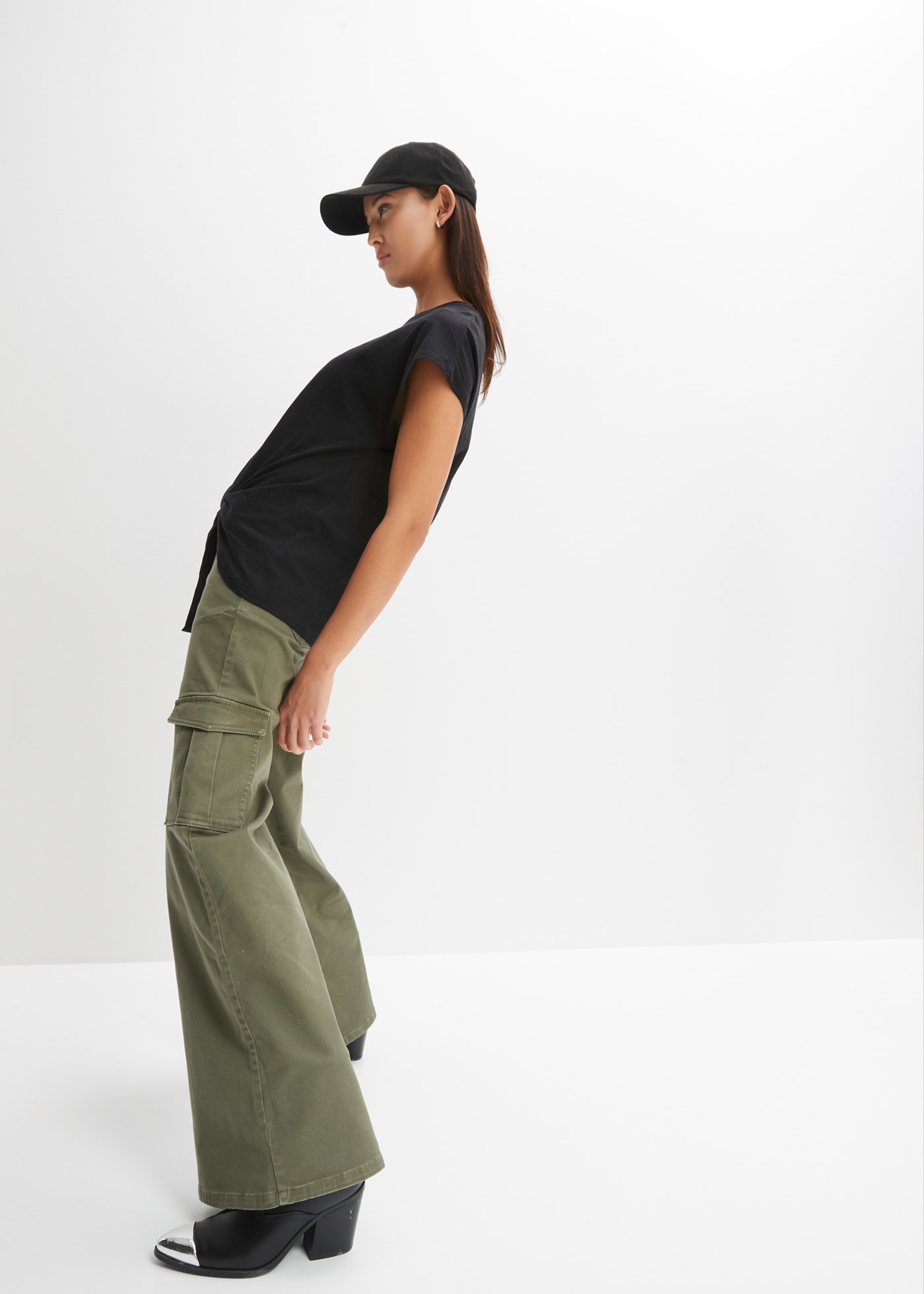 bonprix T-Shirt lässig geschnittene Passform, ärmellos, mit Knotendetail