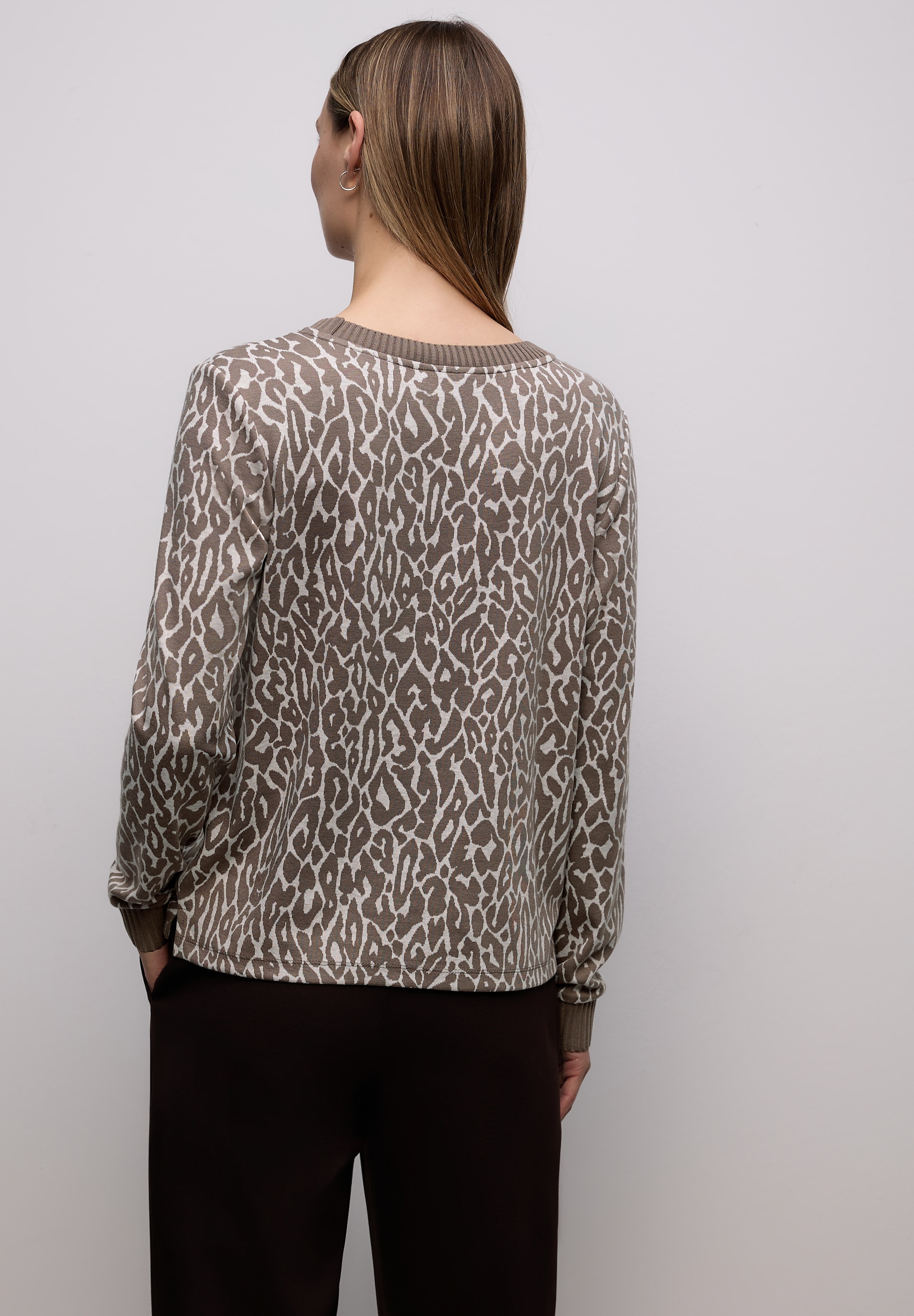 STREET ONE Langarmshirt im Leo-Jaquard-Look