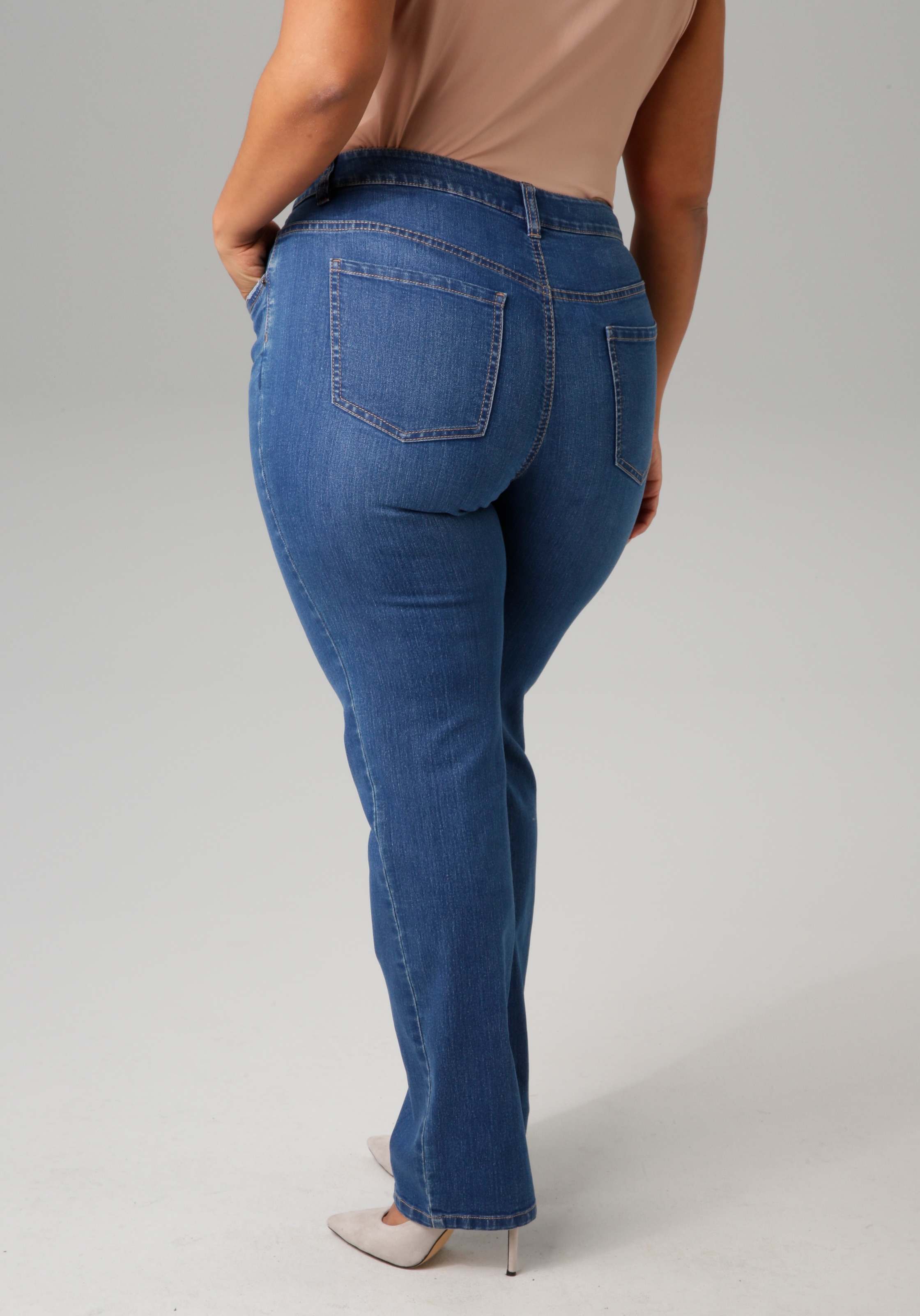 Aniston PLUS Straight-Jeans, mit leichtem Used-Effekt