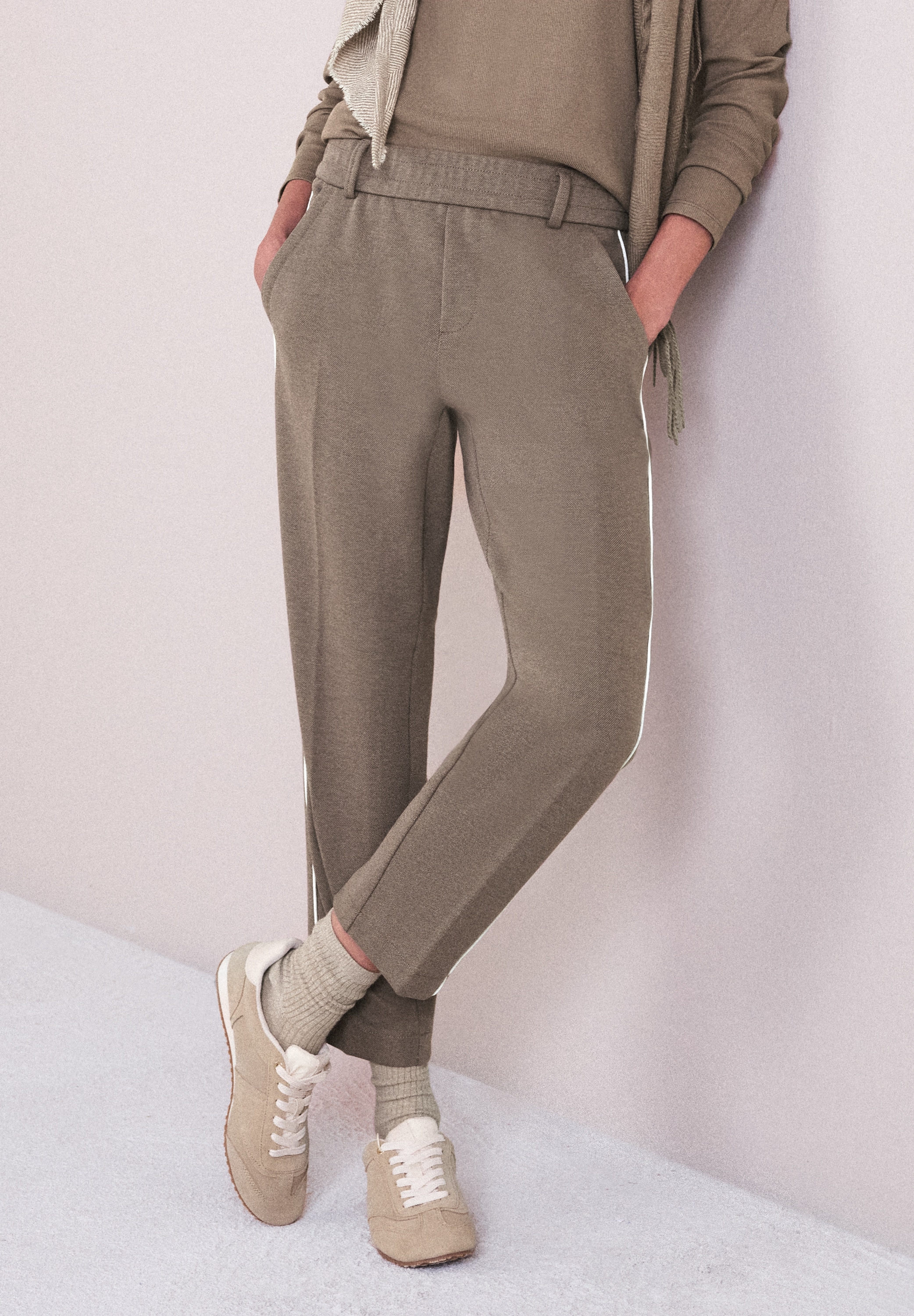 STREET ONE Stoffhose »Style Bonny«  mit sportiven Tape Details