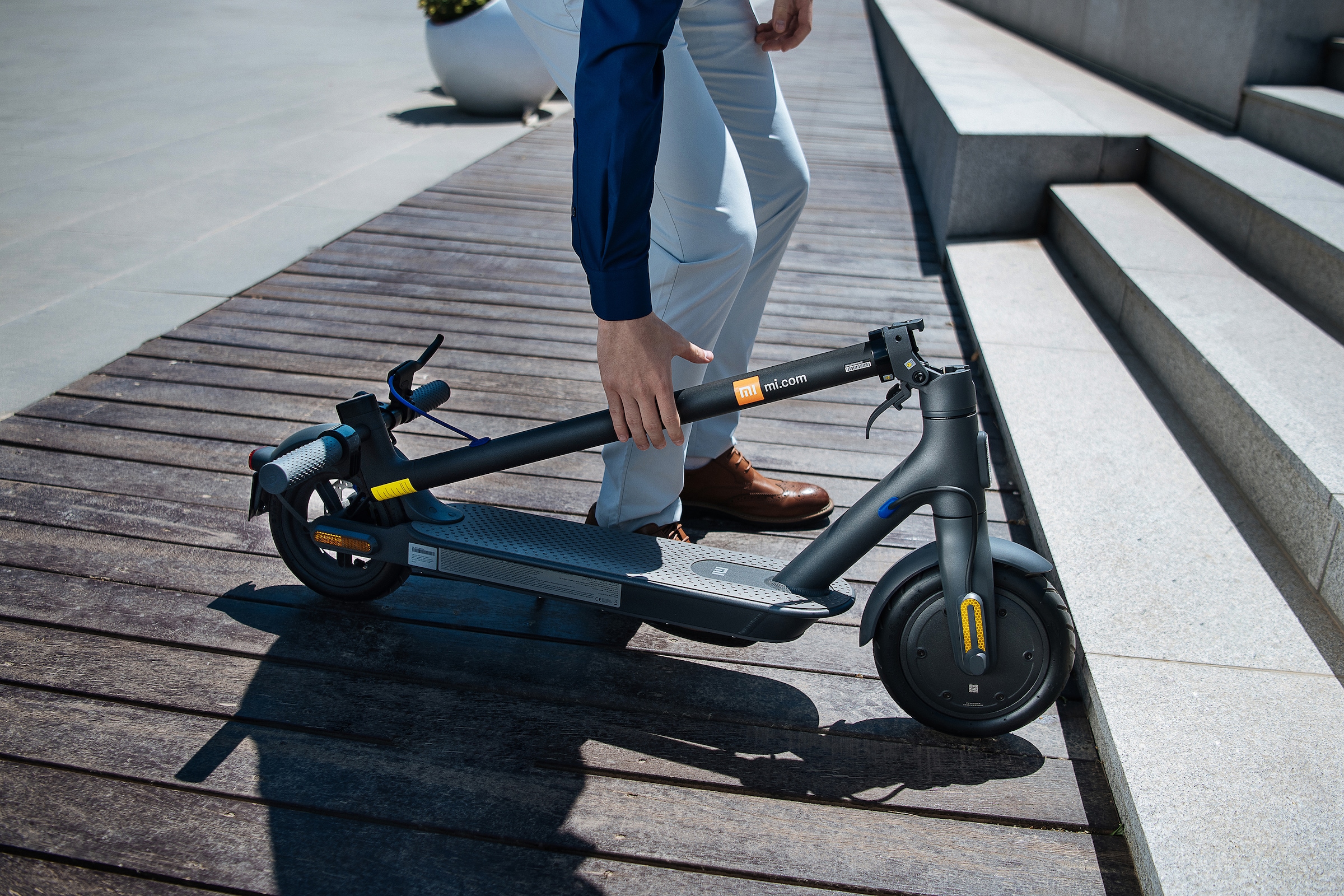 Xiaomi E-Scooter »Mi Electric Scooter 3 Lite 8,5 Zoll«, Electric Scooter, mit Straßenzulassung, bis zu 20 km Reichweite