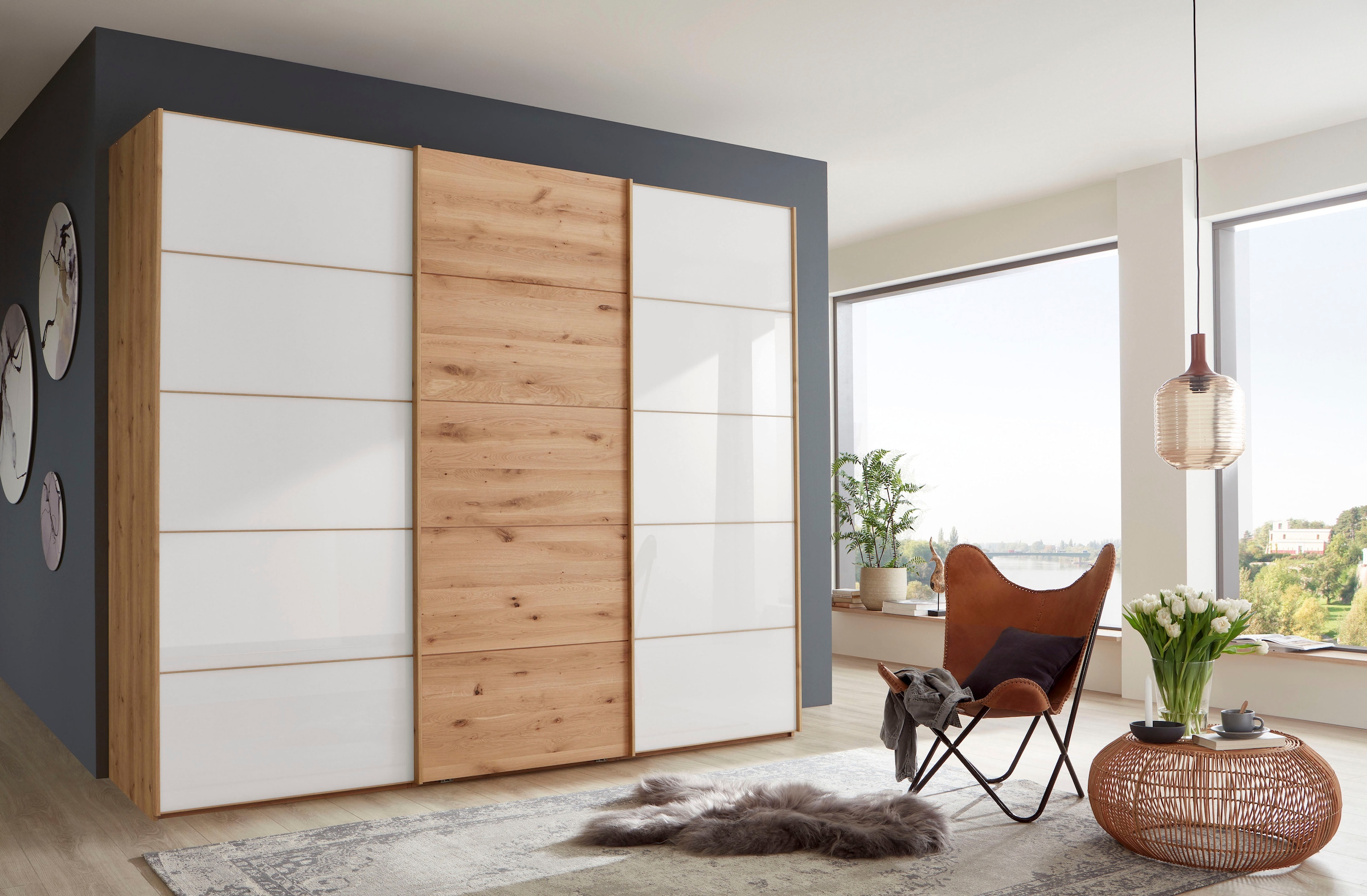 WIEMANN Schwebetürenschrank »Cardiff« mit massiven Holztüren und Spiegel