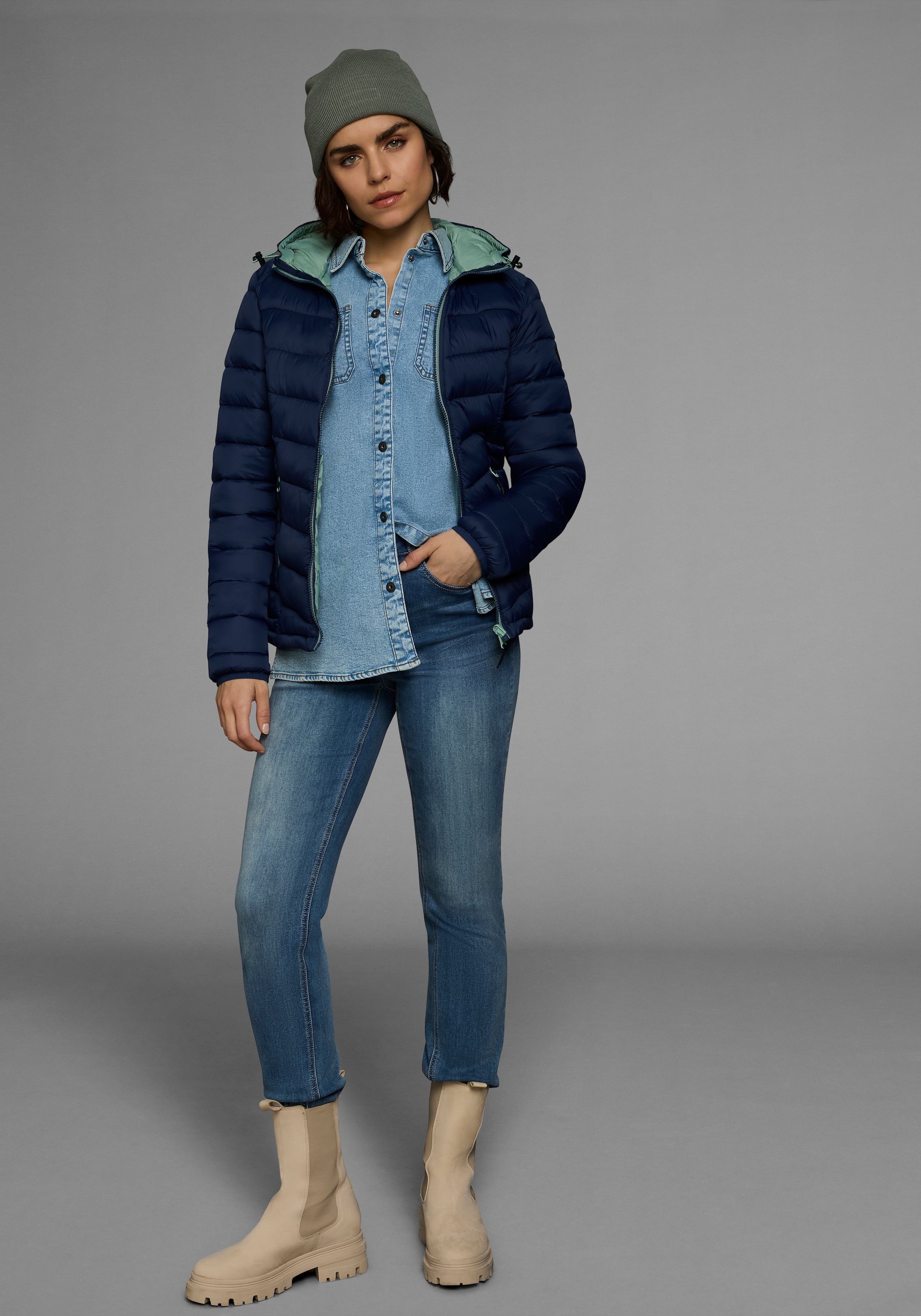Polarino Steppjacke, mit Kapuze, Übergangsjacke für kühle Tage, aus leichtem Webmaterial