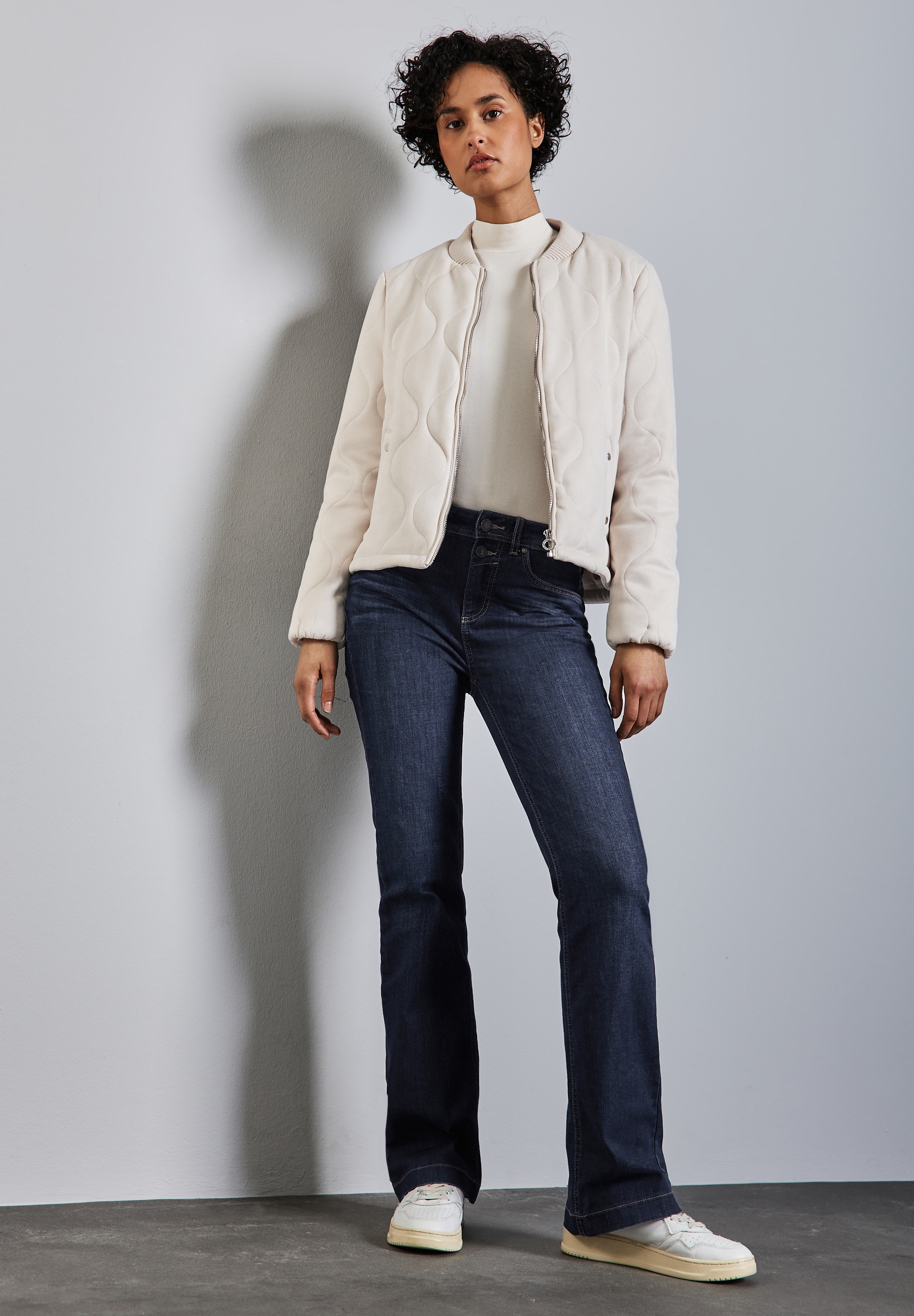 STREET ONE Bootcut-Jeans, im Five-Pocket Style