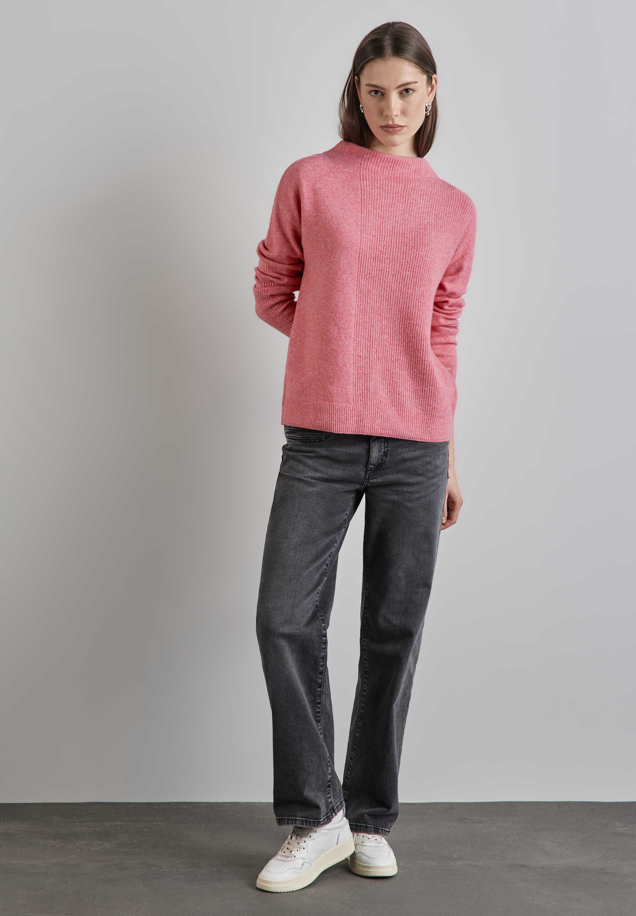 STREET ONE Rundhalspullover mit dekorativen Rippstrickelementen